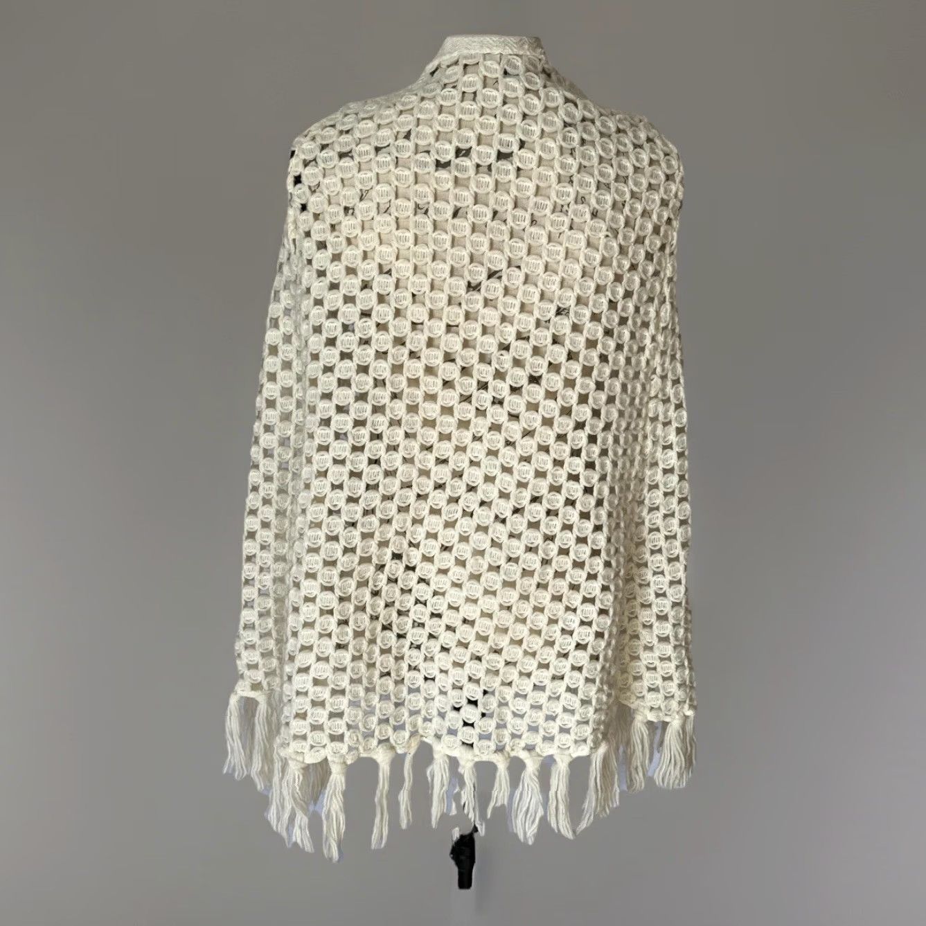 Vintage Vintage Ivory Fringe Open Knit 70s Womens One Size Crochet Cape Poncho Size ONE SIZE - 3 Thumbnail