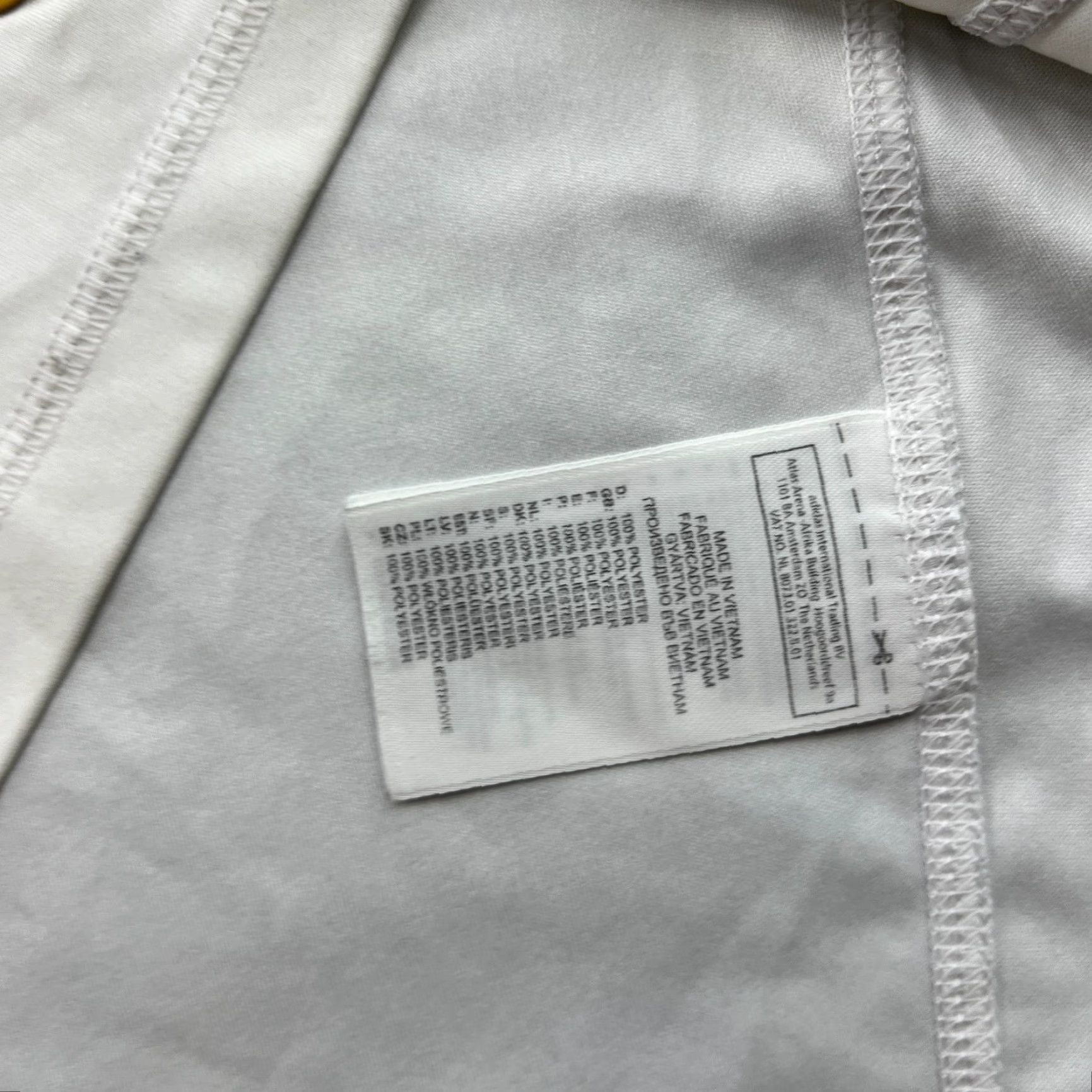 Adidas VINTAGE Real Madrid 2010 2011 Home Football Jersey Mens Medium Shirt White Adidas Size US M / EU 48-50 / 2 - 7 Thumbnail