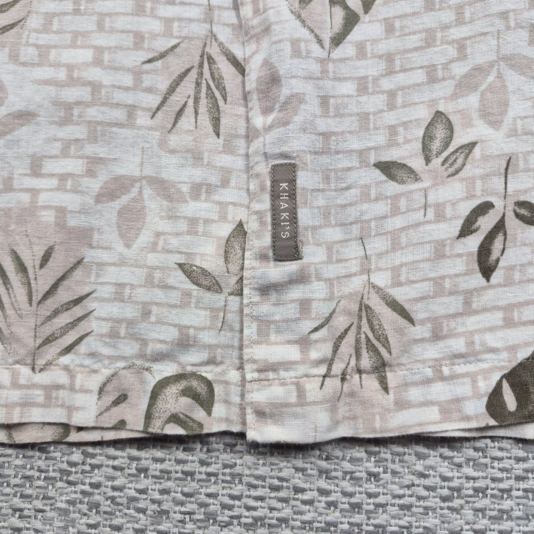 Arrow VINTAGE Arrow Shirt Mens XL Khaki's By Arrow Button-Up Beige Linen Cotton Floral Short Sleeve 90s Tropical Hawaiian Aloha Leaf Print Size US XL / EU 56 / 4 - 6 Thumbnail