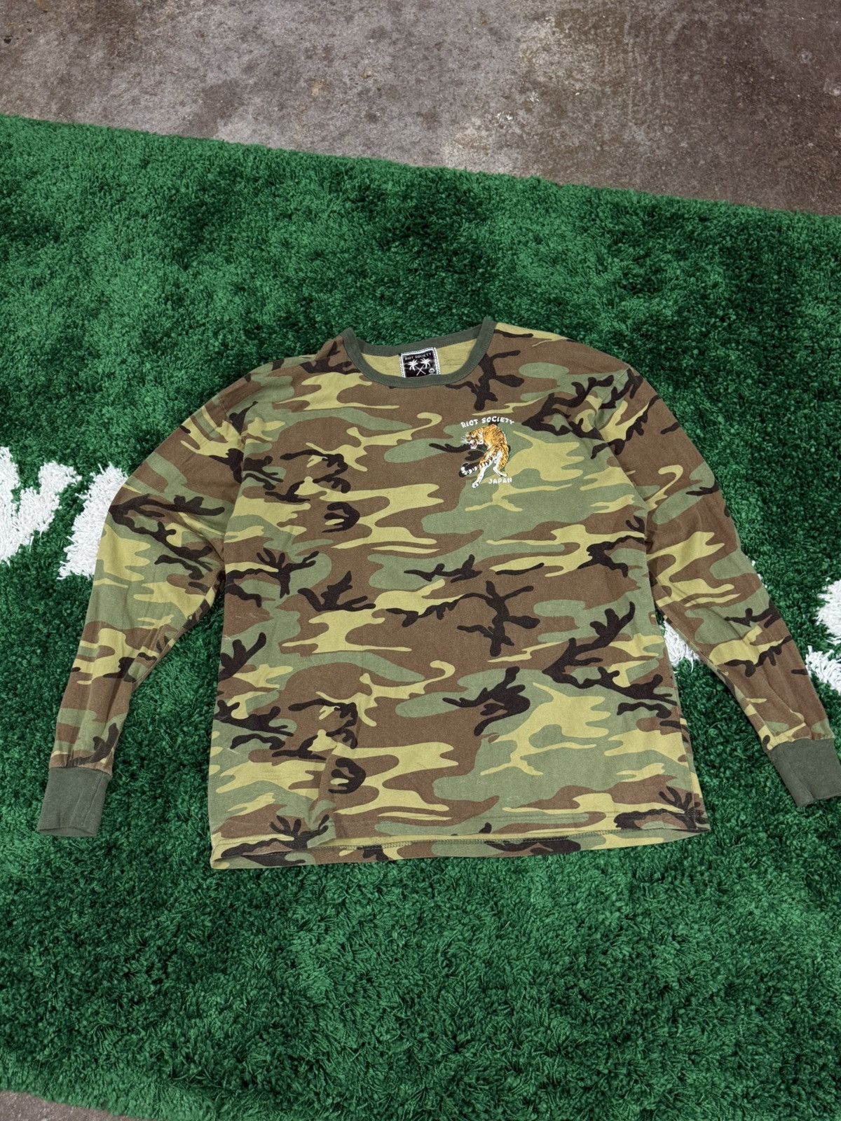 Riot Society Riot Society Camo Tiger Japanese Script Long Sleeve 2XL Size US XXL / EU 58 / 5 - 7 Thumbnail