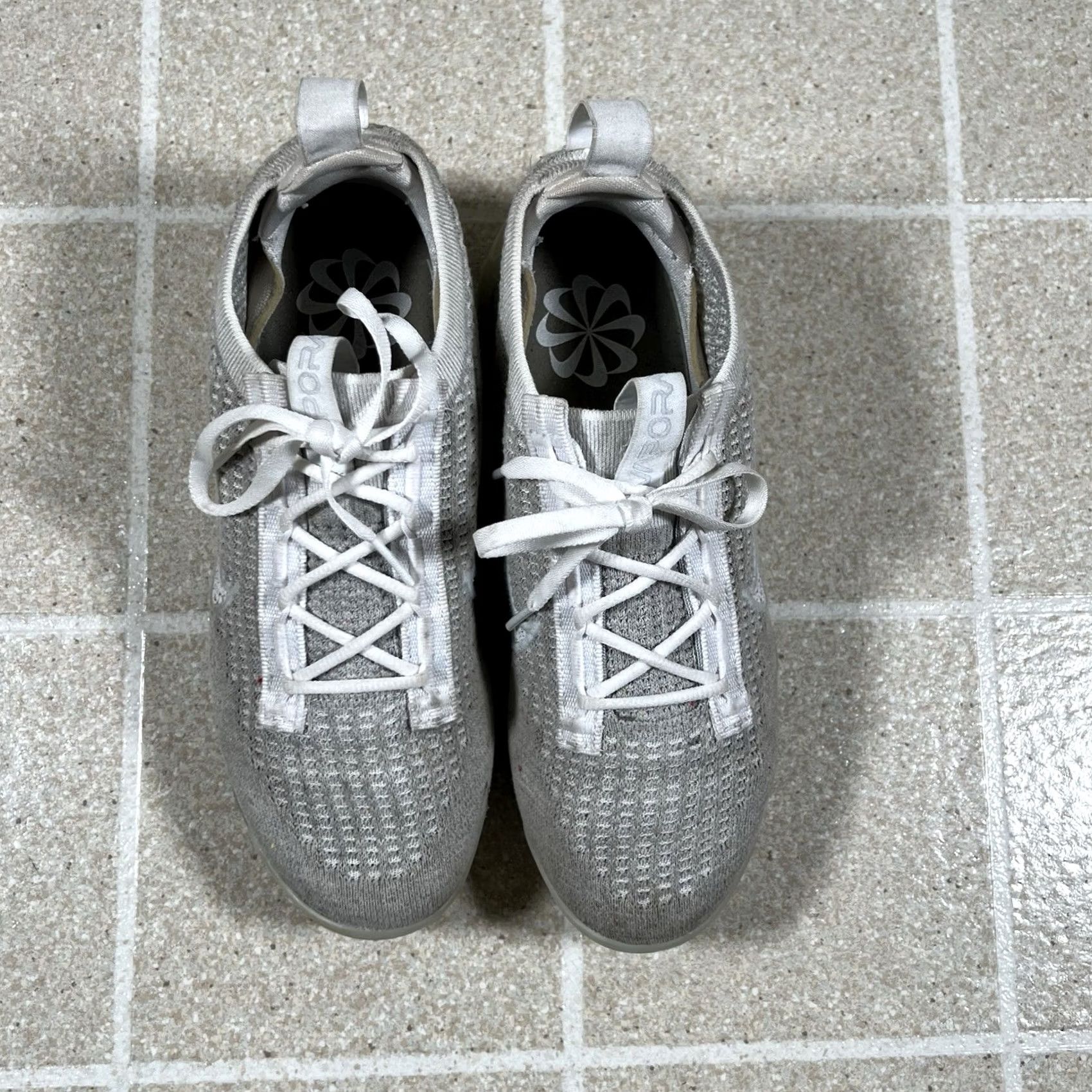 Nike Nike VaporMax 2021 Flyknit Sneakers Athletic Women Unisex Adults Sz 7.5 6 Shoes Gray Nike Air VaporMax 2021 Flyknit Pure Platinum Women's/Men's Shoes Size US 6 / IT 36 - 3 Thumbnail