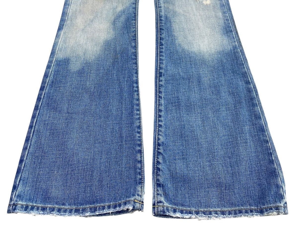 Abercrombie & Fitch Abercrombie & Fitch Mud Wash Style Flare Leg Jeans Size US 30 / EU 46 - 5 Thumbnail