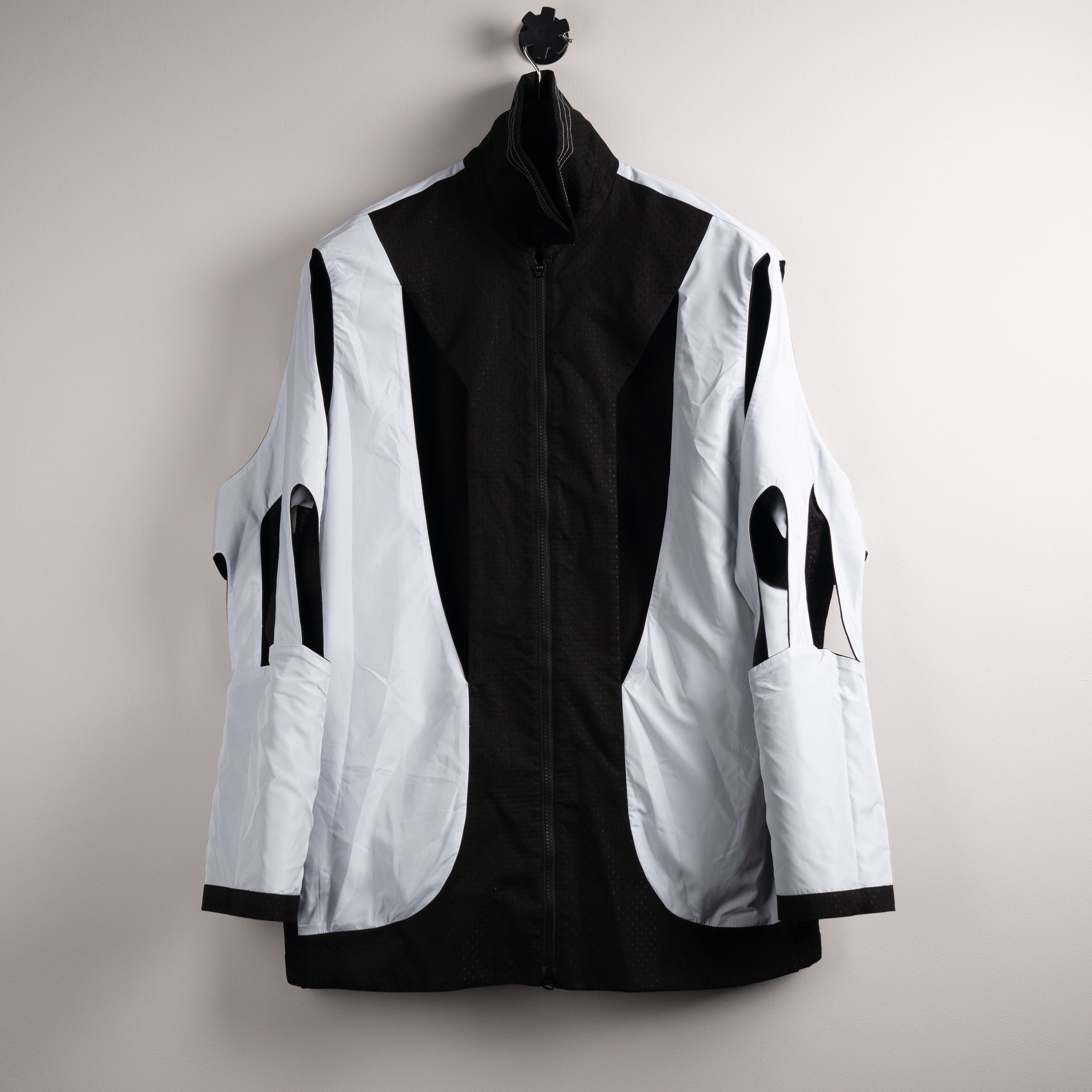 Kiko Kostadinov Kiko Kostadinov SS21 'Hydra' Cut Out Shell Jacket Black Size US L / EU 52-54 / 3 - 4 Thumbnail