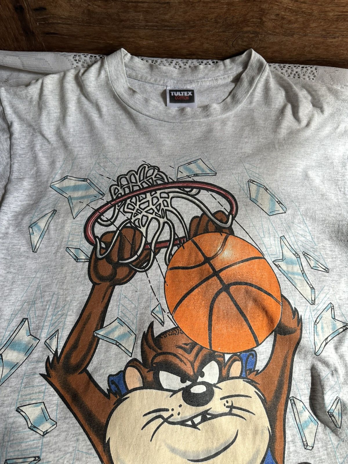 Tultex × Vintage × Warner Bros Vintage 1993 Tazmania Basketball Size US M / EU 48-50 / 2 - 4 Thumbnail