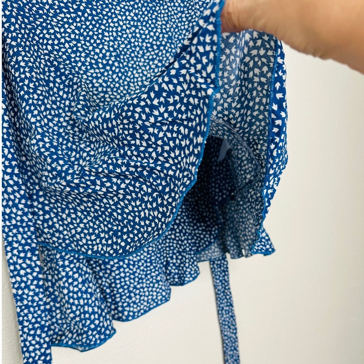 Other Blue & White Leaf Print Design Wrap Mini Skirt with Ruffle S Size 27" / US 4 / IT 40 - 4 Thumbnail