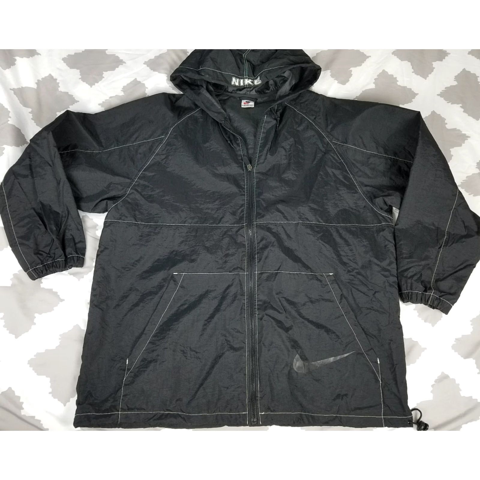 Nike VINTAGE Nike Air Windbreaker Hoodie Jacket XL Black 90s Logo Spell Out Mens Size US XL / EU 56 / 4 - 5 Thumbnail