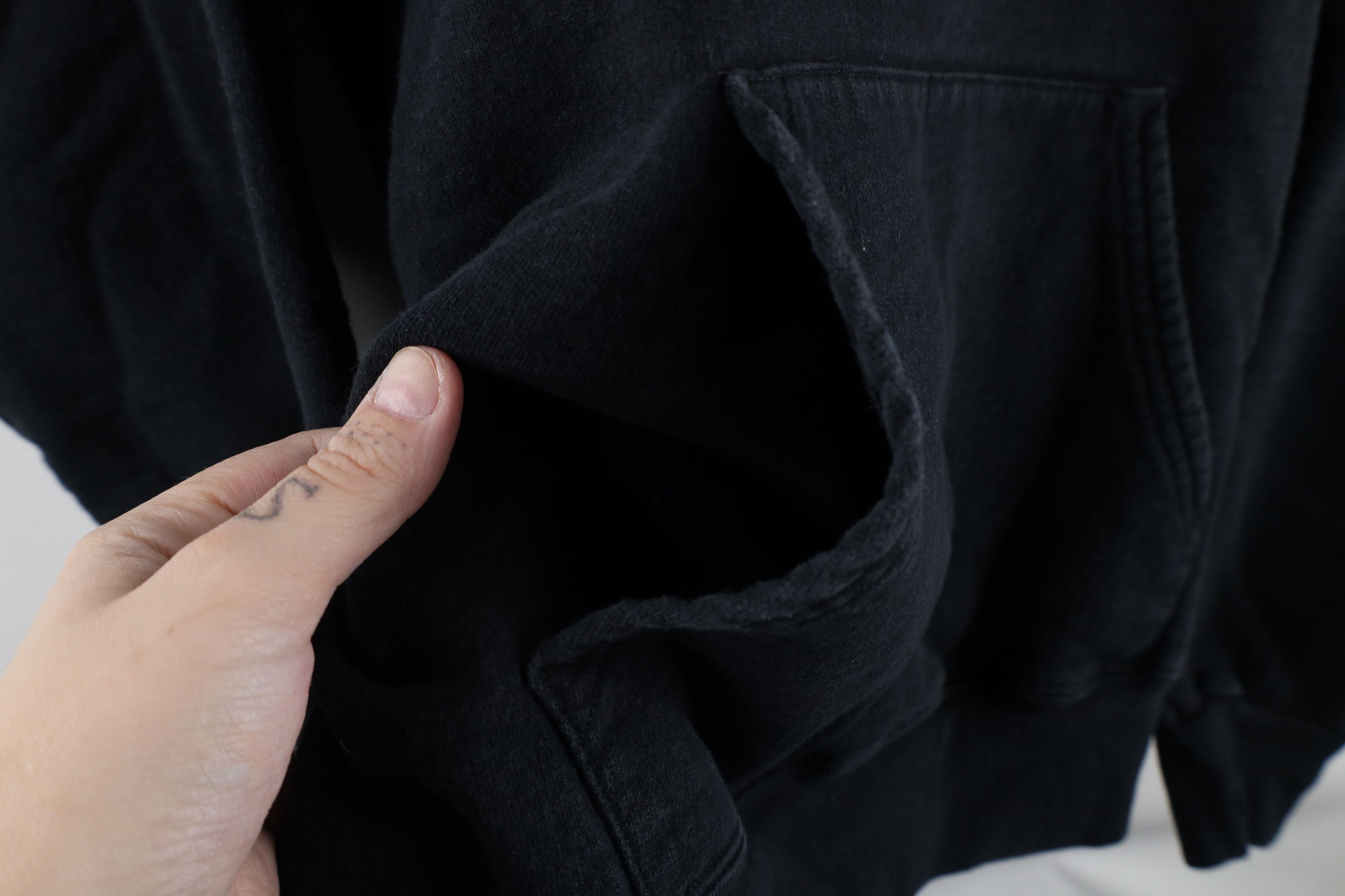 Vintage Vintage 90s Streetwear Heavyweight Hoodie Sweatshirt Black Size US M / EU 48-50 / 2 - 5 Thumbnail