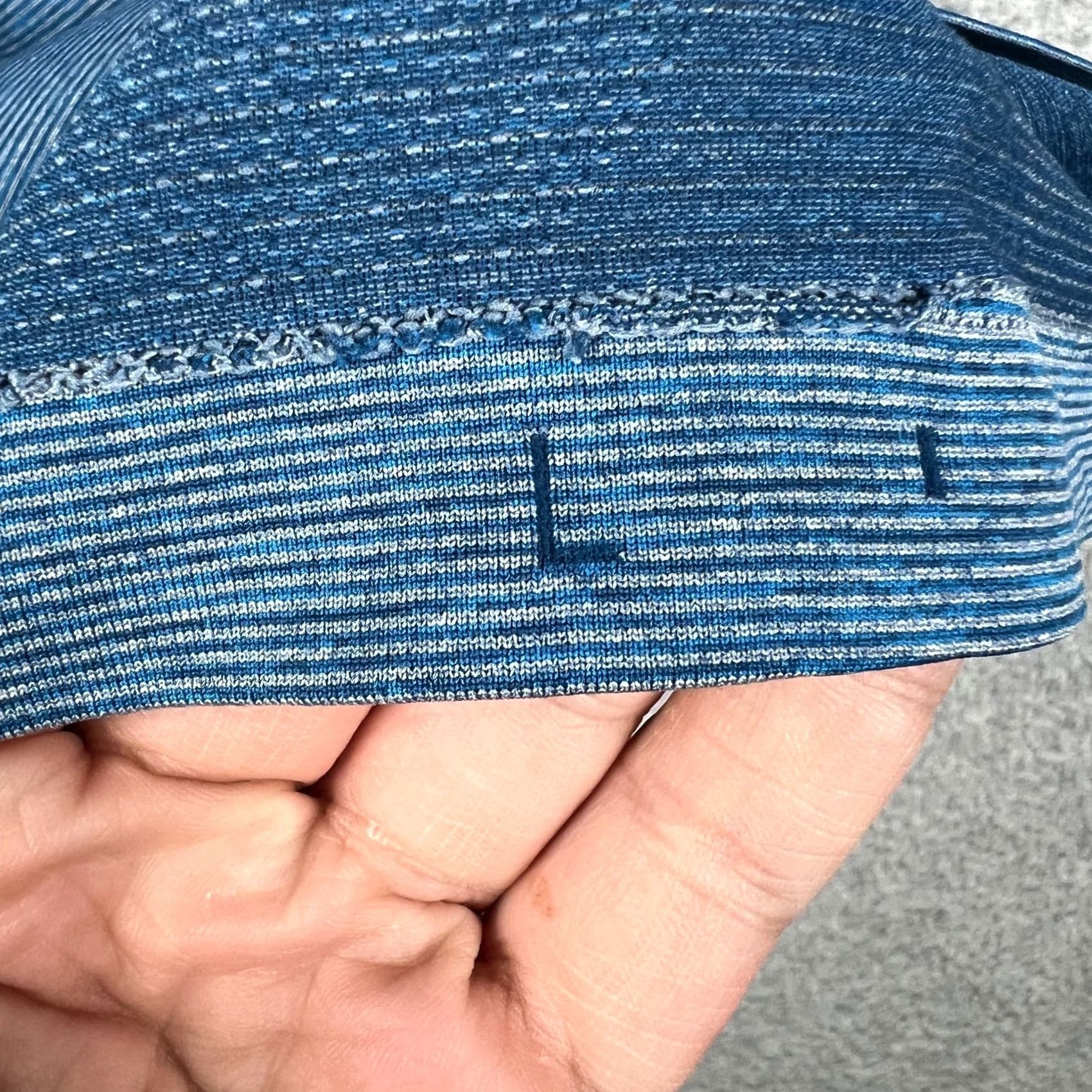 Lululemon Lululemon Metal Vent Tech Polo Shirt Large Mens Blue Stretch Performance Active Size US L / EU 52-54 / 3 - 3 Thumbnail