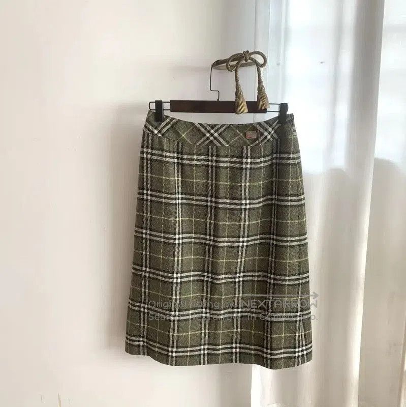 Burberry Burberry Green Plaid Women's Skirt. Size 30" / US 8 / IT 44 - 3 Thumbnail