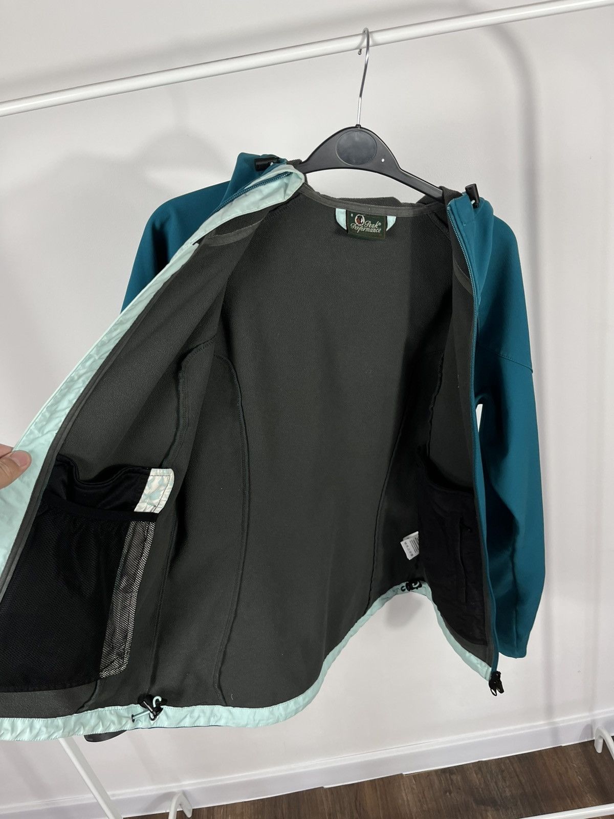 Peak Performance Peak Performance R&D Women’s Softshell Jacket Teal Blue S Size S / US 4 / IT 40 - 9 Thumbnail