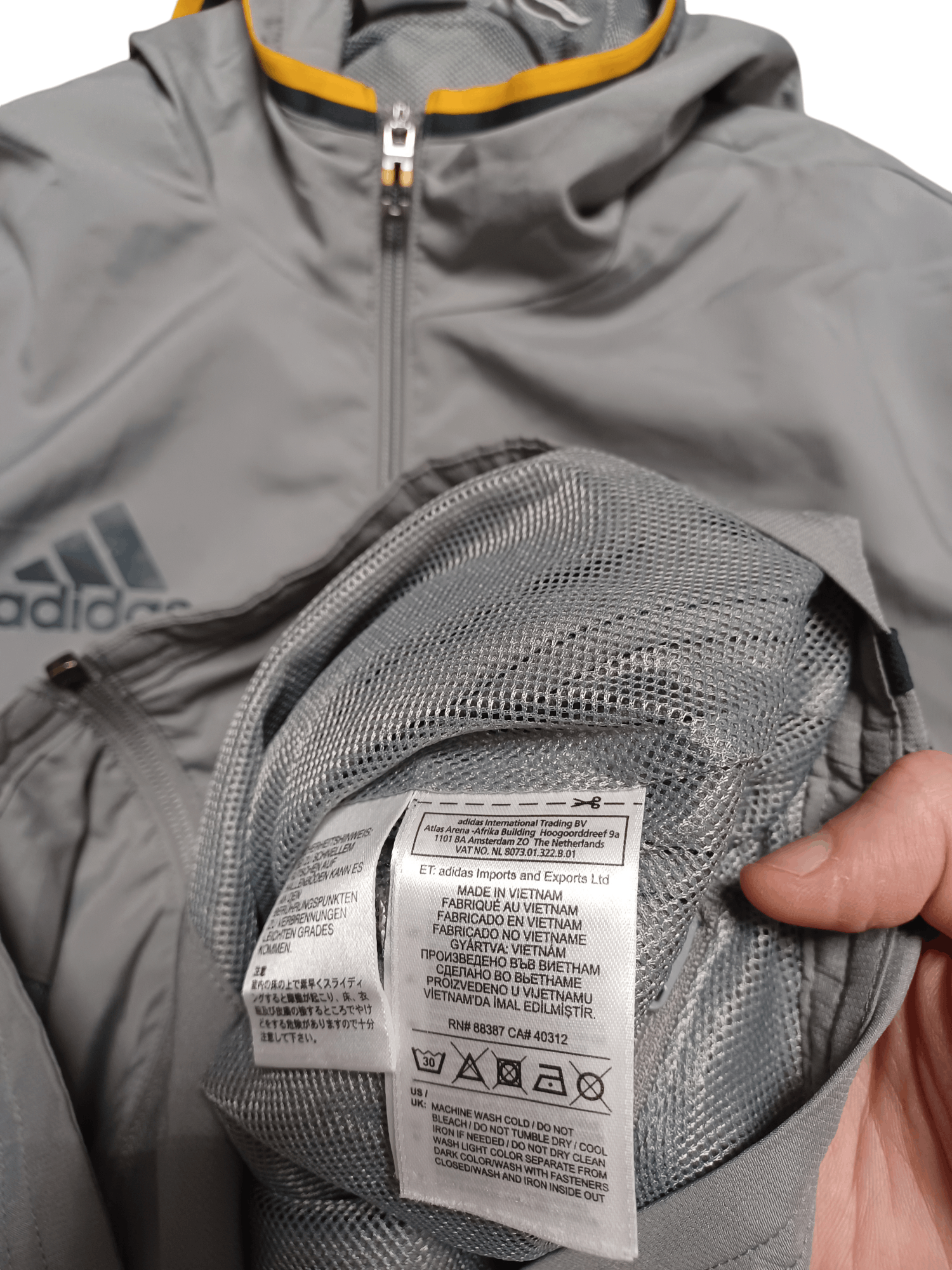 Adidas ADIDAS JUVENTUS 2016 NYLON TRACKING JACKET DRILL SOCCER Size US S / EU 44-46 / 1 - 6 Thumbnail