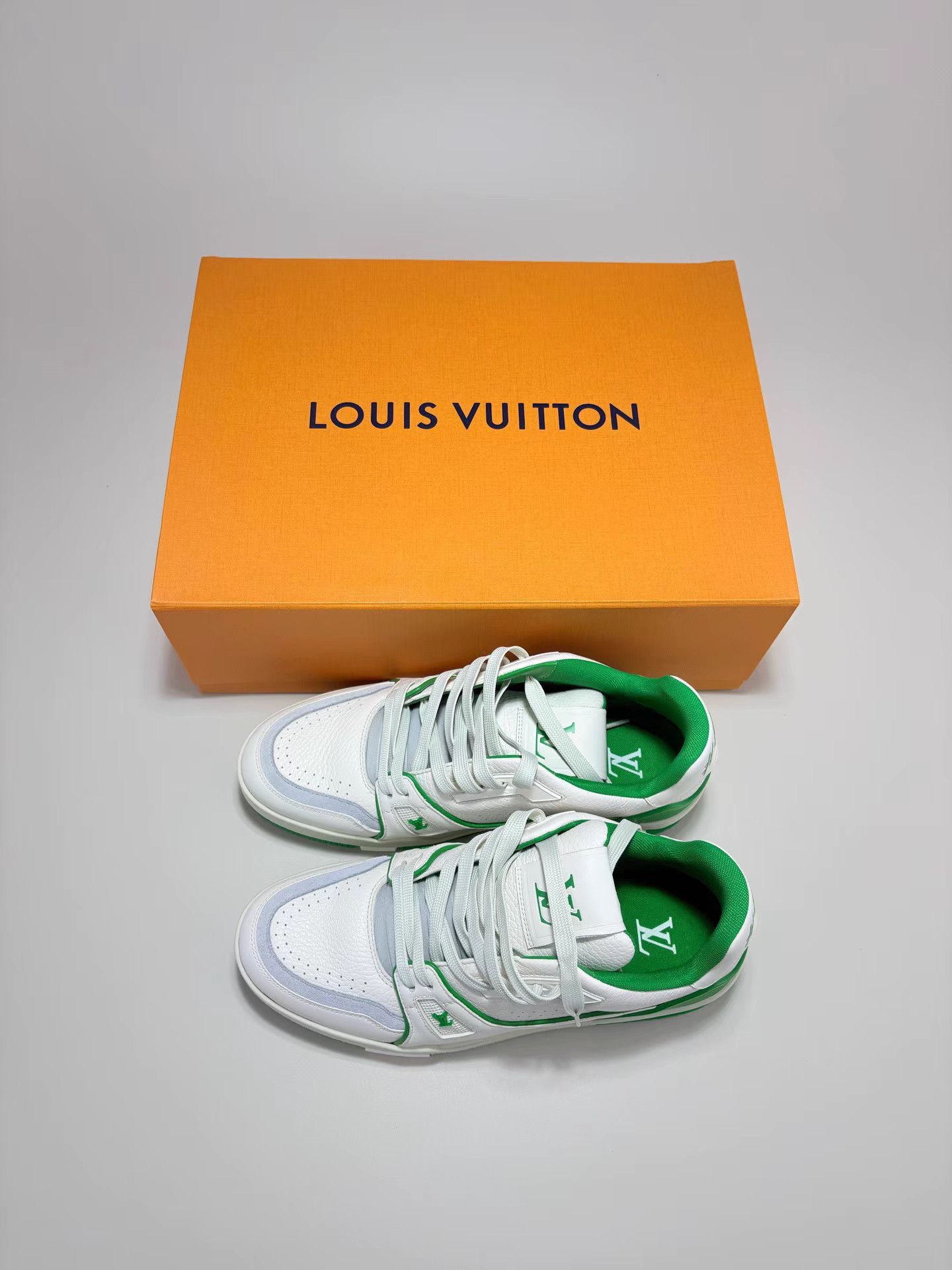 Louis Vuitton LOUIS VUITTON LV TRAINER White & Green Sneakers Size US 7 / EU 40 - 1 Thumbnail