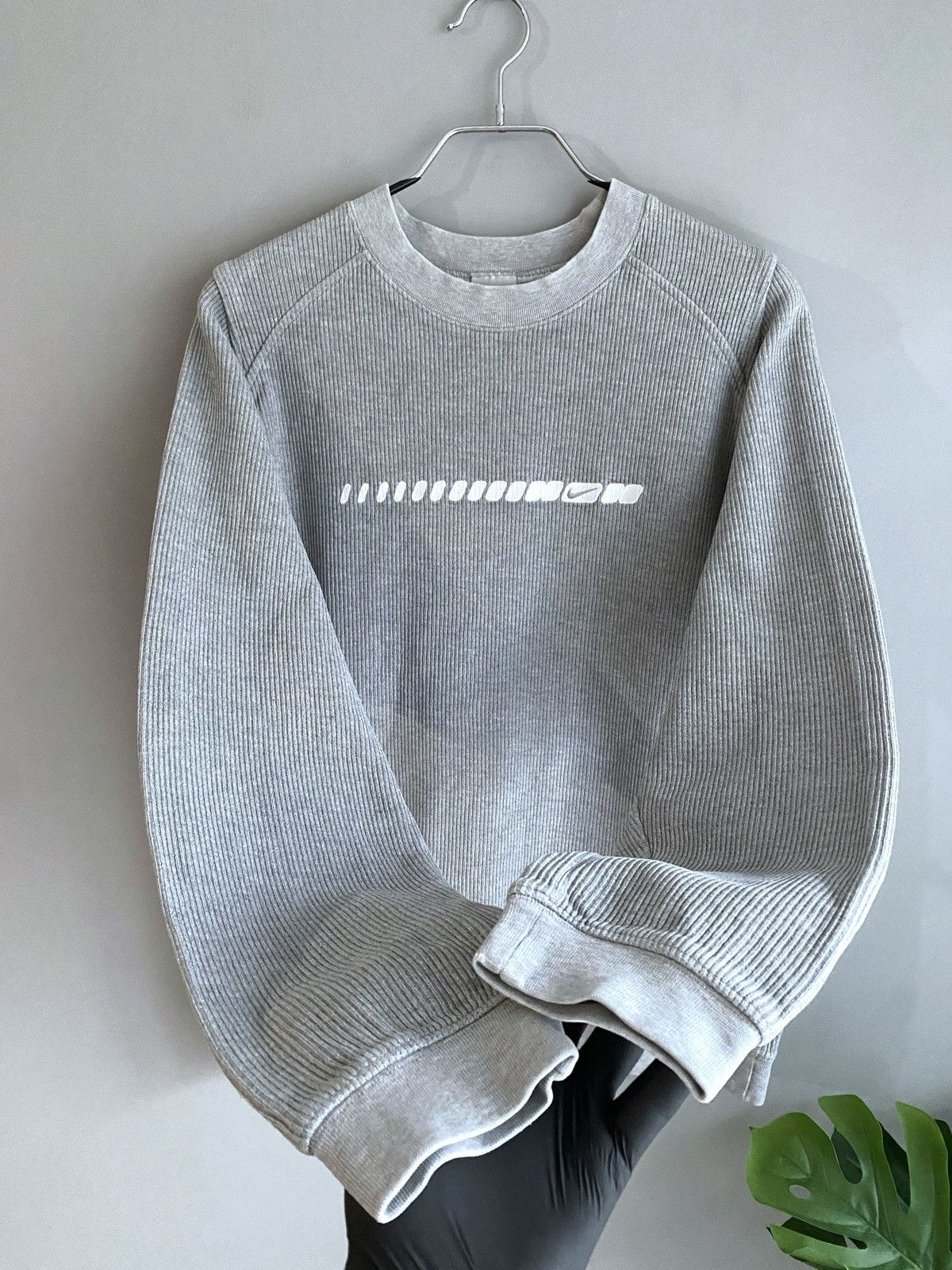 Nike × Vintage Nike Y2K Vintage Men's Grey Sweatshirts, Size L Size US L / EU 52-54 / 3 - 6 Thumbnail