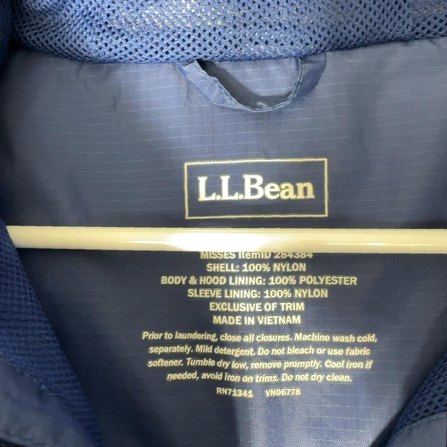 Vintage LL Bean Windbreaker Jacket Womens L Blue Full Zip Hooded Nylon Shell Pockets Outdoors Activewear - Mens/Womens? Size L / US 10 / IT 46 - 2 Thumbnail