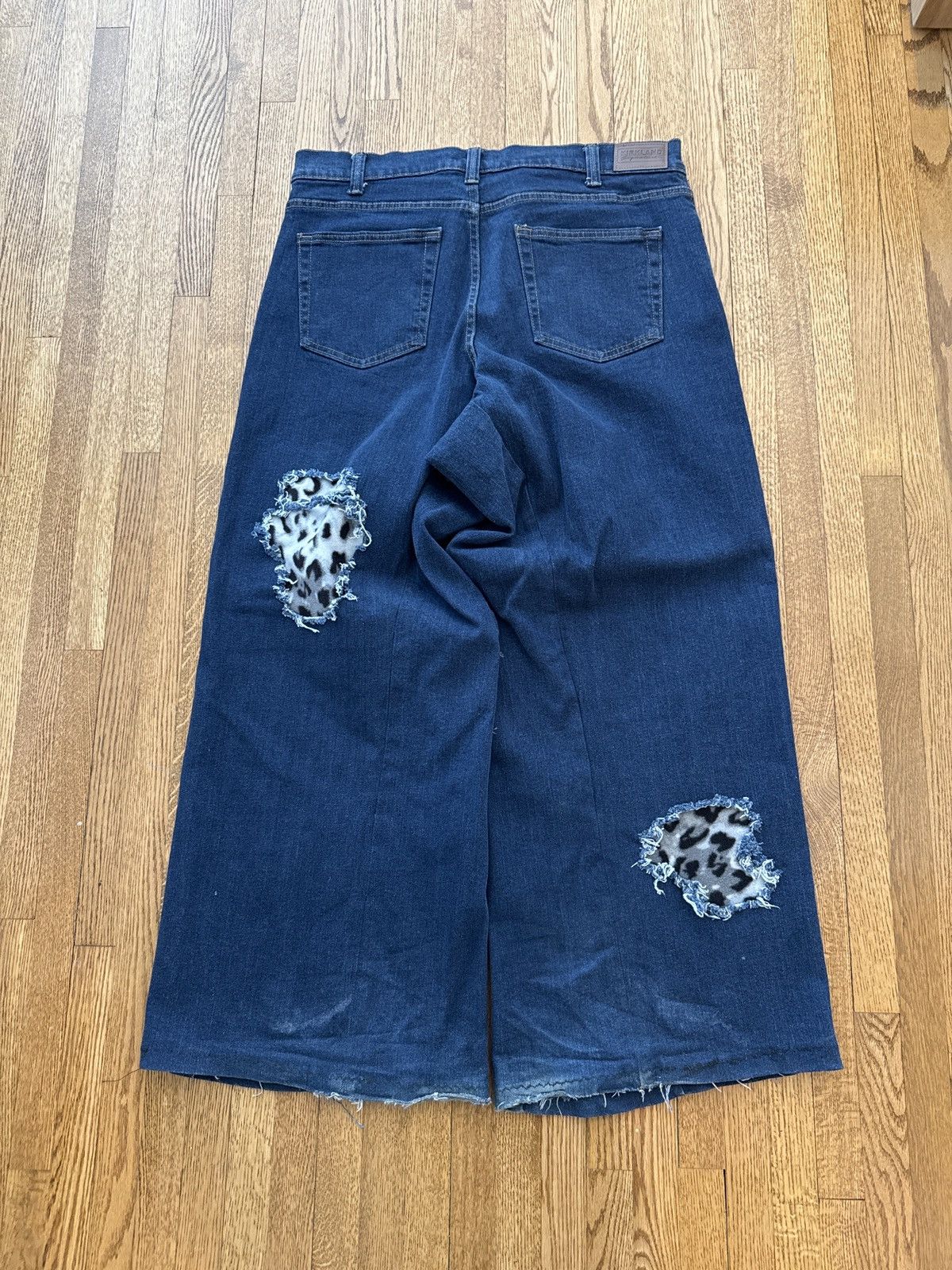 Kirkland Signature UPCYCLED reworked denim snow leopard print Size US 38 / EU 54 - 2 Thumbnail