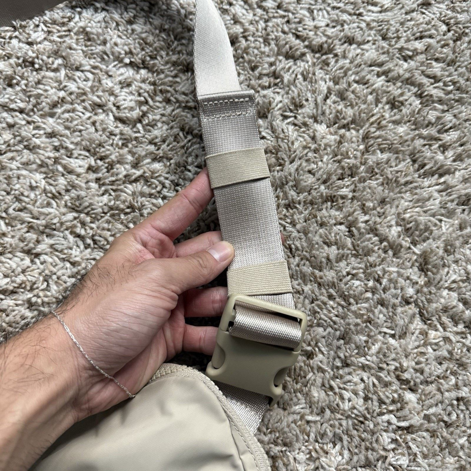 Lululemon LuluLemon Everywhere Belt Bag 1L Beige Tan Shoulder Strap Size ONE SIZE - 2 Thumbnail