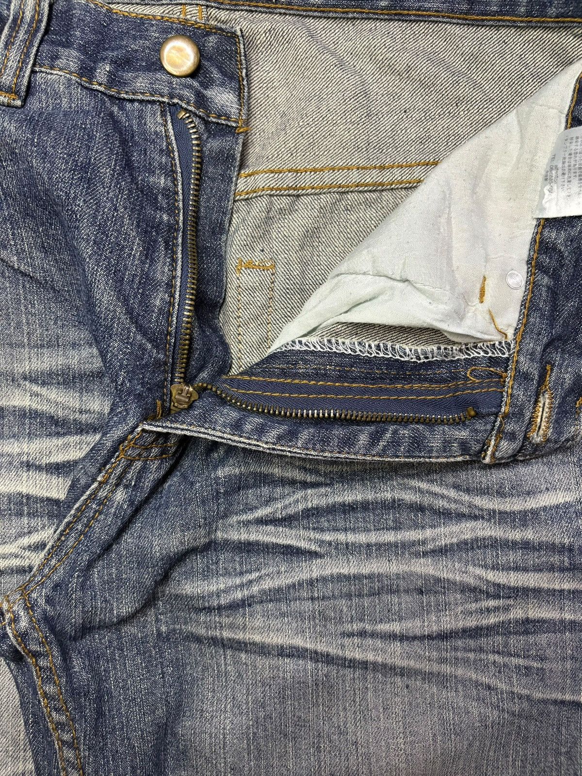 Japanese Brand Vintage Japanese Brand Mud Wash Distressed Loose Baggy Jeans Size US 30 / EU 46 - 9 Thumbnail