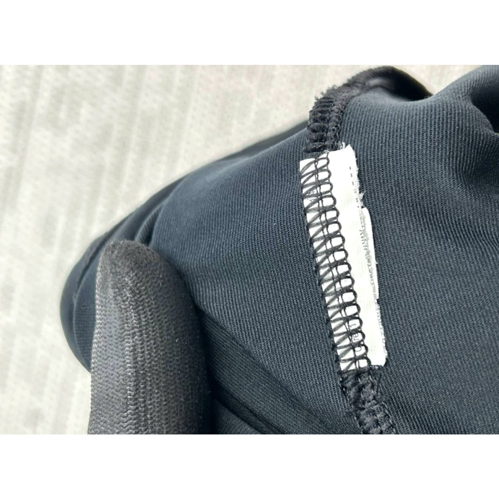 Under Armour Under Armour HeatGear Polo Shirt Mens Large Black Regular Fit Polo Shirt Golf Tennis Logo Size US L / EU 52-54 / 3 - 5 Thumbnail