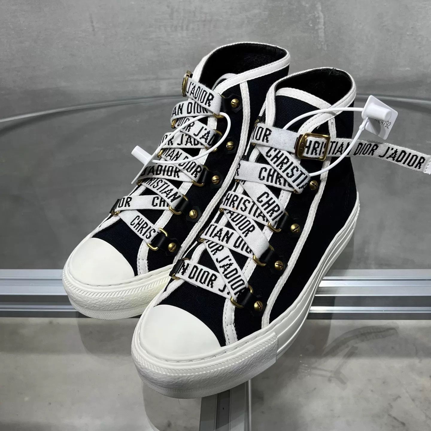 Dior Dior classic b&w logo canvas sneaker size 35 Size US 4.5 / IT 34.5 - 2 Thumbnail