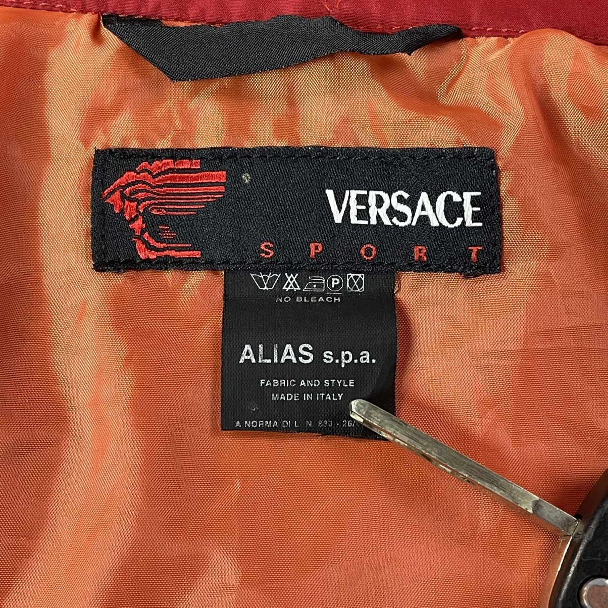 Versace 90's Versace Sport AquaTerra Tech Outdoor Sport Jacket Size US M / EU 48-50 / 2 - 17 Thumbnail