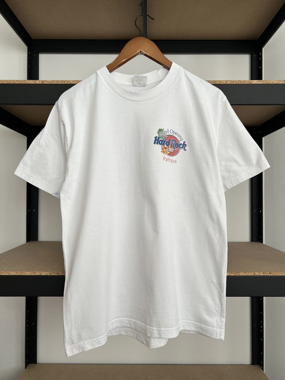 Hard Rock Cafe Vintage 90s Hard Rock Cafe Pattaya Surf White T-shirt Size US L / EU 52-54 / 3 - 2 Thumbnail