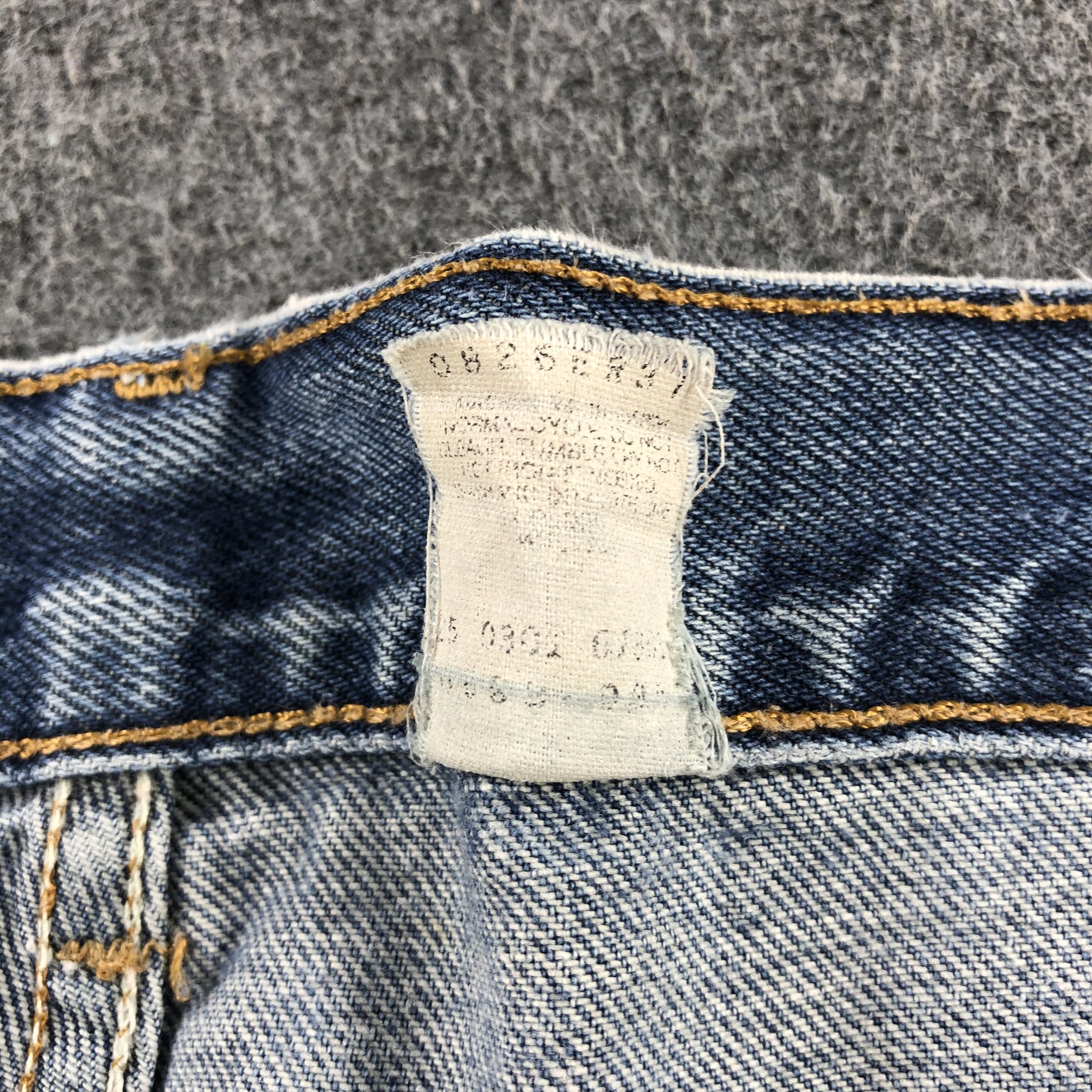 Levi's Vintage 90s Blue Wash Levis 569 Jeans-J2156 Size US 35 - 13 Thumbnail