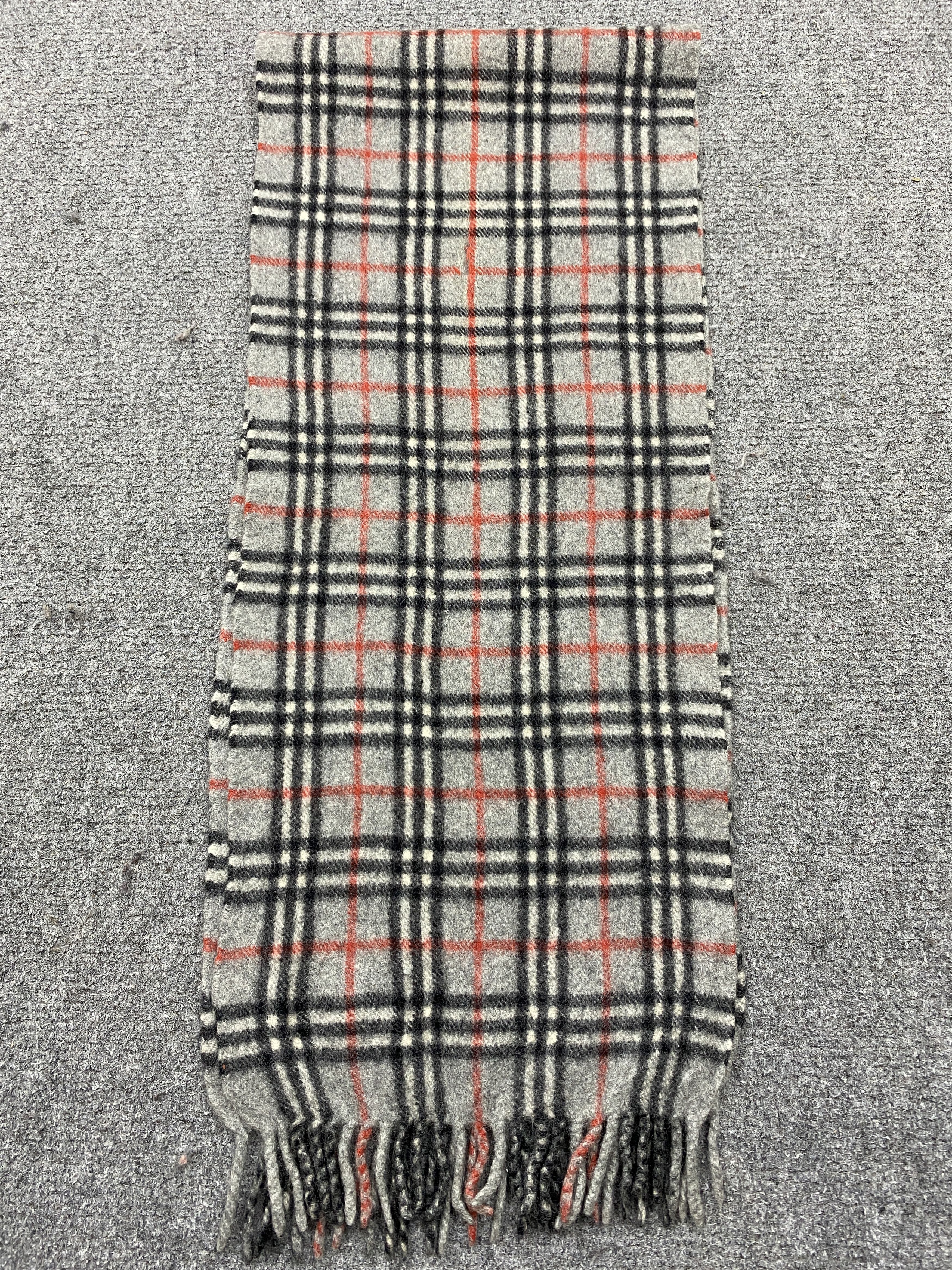 Burberry Burberrys Novacheck Cashmere Scarf Muffler / Neckwear SC0185 Size ONE SIZE - 3 Thumbnail