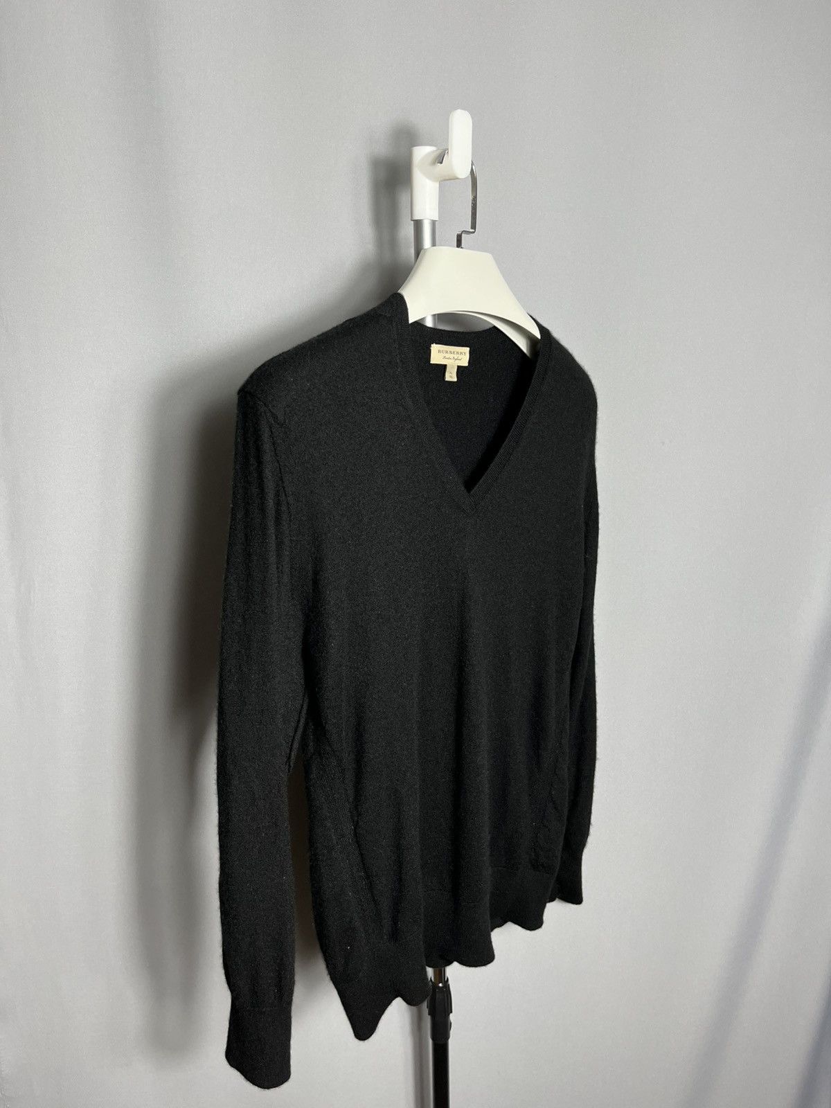 Burberry Burberry Cashmere Sweater Black V-neck long sleeve knit Size XL / US 12-14 / IT 48-50 - 2 Thumbnail