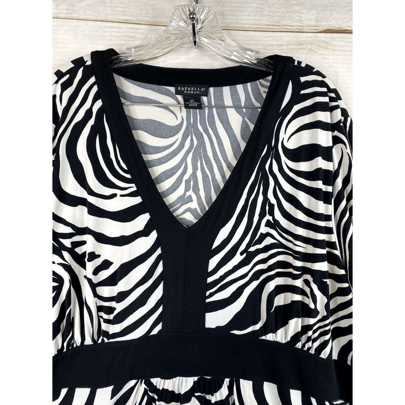 Vintage Rafaella Dress Womens 3X Black White Animal Print V Neck Stretch Jersey Knit Dress Size XXL / US 16-18 / IT 52-54 - 2 Thumbnail