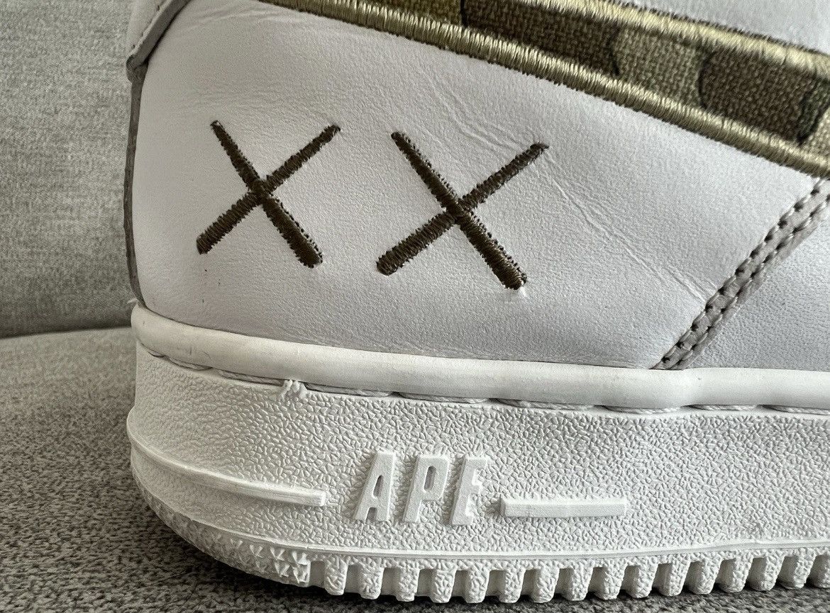 Bape × Kaws RARE OG 2005 A BATHING APE X KAWS BAPESTA Size US 11 / EU 44 - 5 Thumbnail