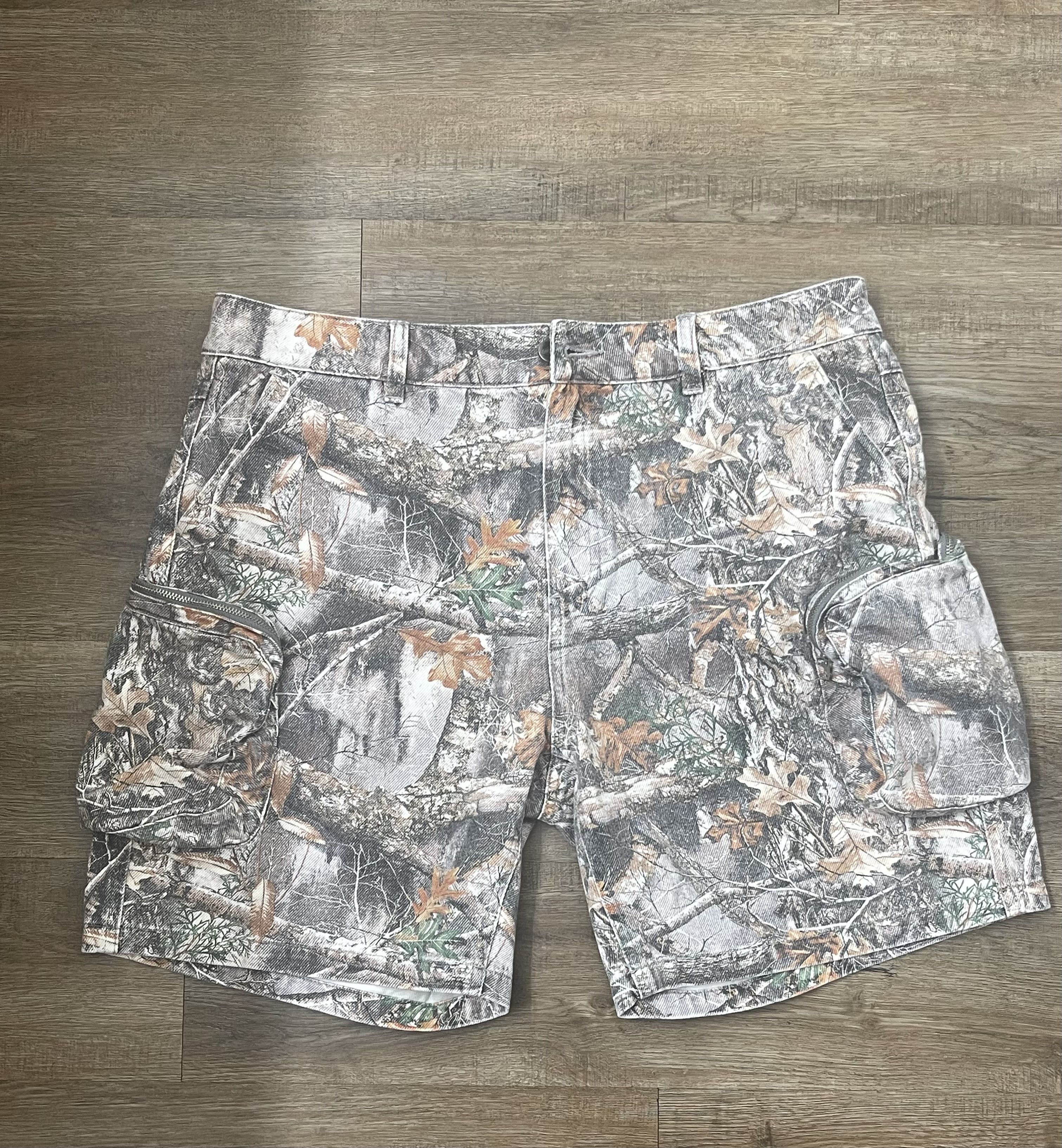 hype-hypebeast-streetwear-the-gv-gallery-camo-cargo-shorts-rhdd