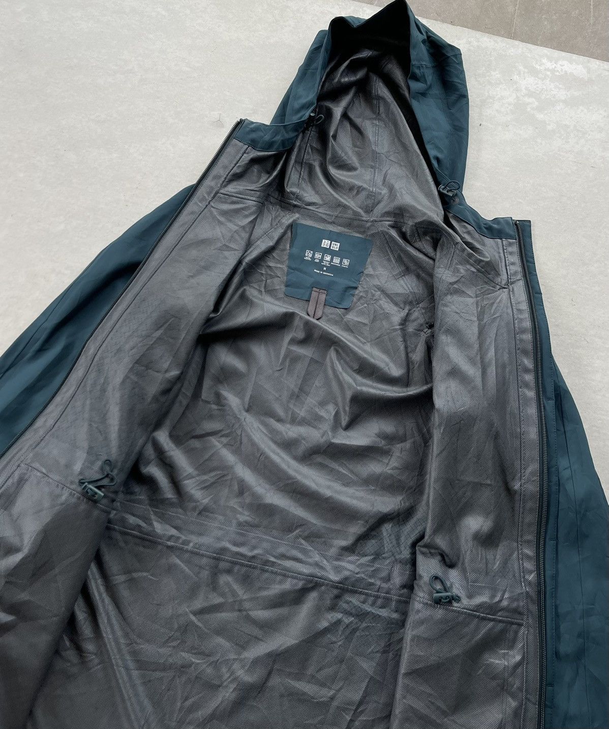 Uniqlo Uniqlo Women Block Tech Waterproof Coat/Jacket Size M / US 6-8 / IT 42-44 - 7 Thumbnail