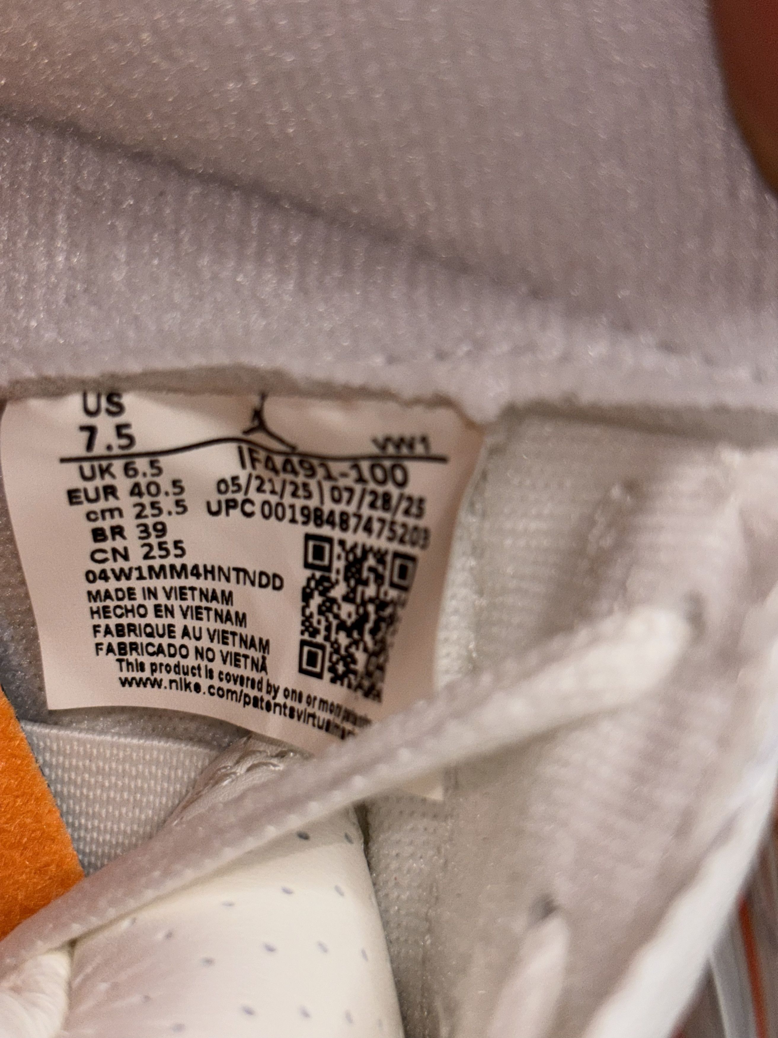 Jordan Brand Nike Air Jordan 3 Retro OG SP SoleFly Miami 7.5 IF4491-100 Size US 7.5 / EU 40-41 - 14 Thumbnail