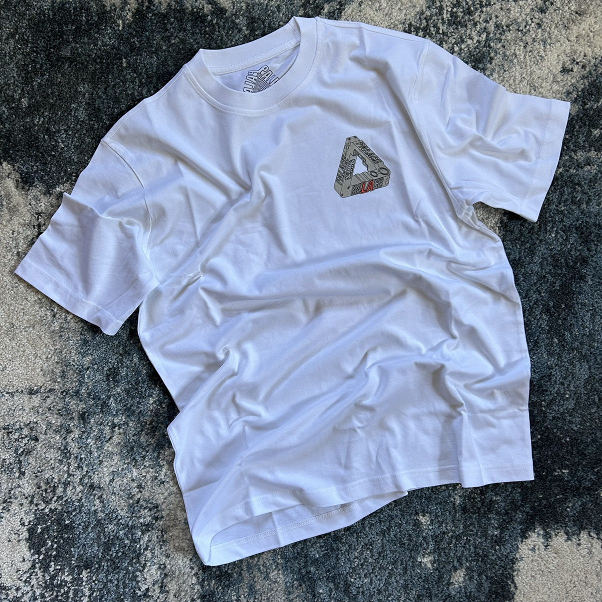 Palace 2019 LOS ANGELES STORE OPENiNG EXCLUSiVE TERMiNATOR TEE Size US L / EU 52-54 / 3 - 5 Thumbnail