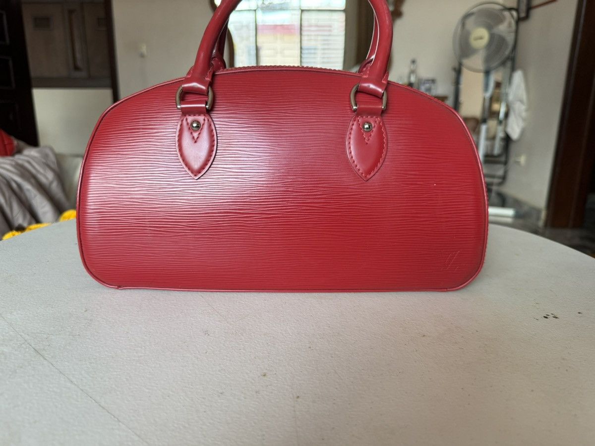 Louis Vuitton Louis Vuitton Jasmin handbag in red epi leather Size ONE SIZE - 1 Thumbnail