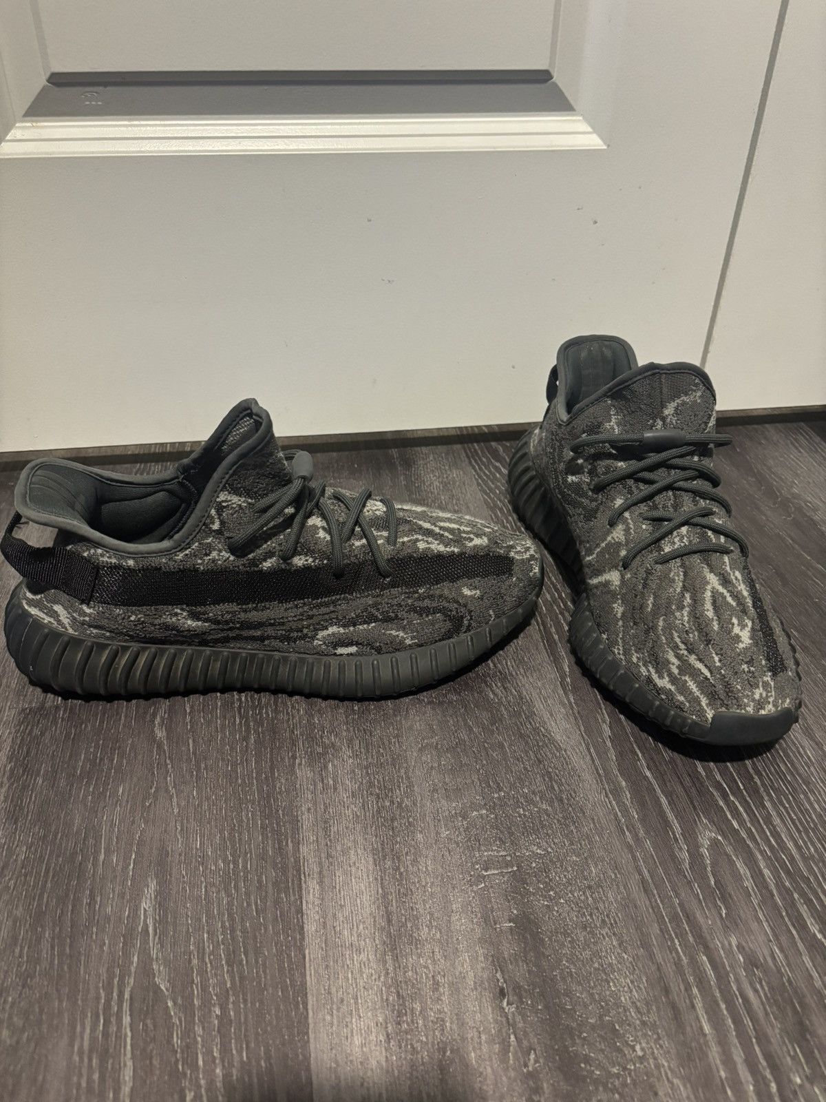 Yeezy Yeezy 350 Boost V2 Size US 10.5 / EU 43-44 - 2 Thumbnail