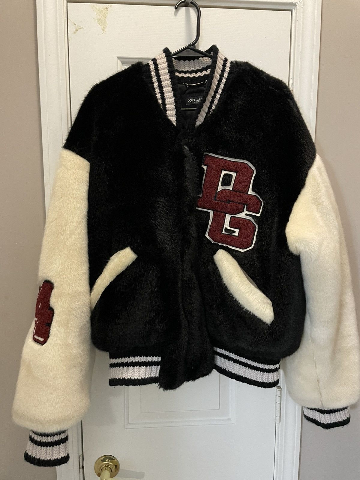 Dolce & Gabbana Dolce and gabbana faux fur jacket Size US L / EU 52-54 / 3 - 6 Thumbnail