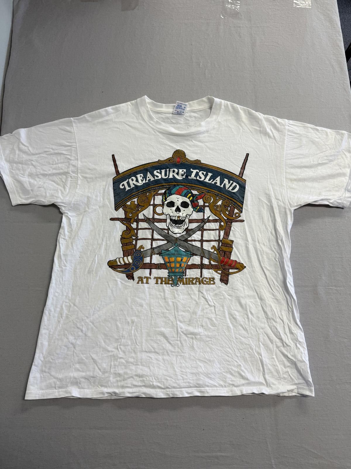 Jerzees Vintage Treasure Island at the Mirage T-shirt Las Vegas - L Size US L / EU 52-54 / 3 - 1 Thumbnail