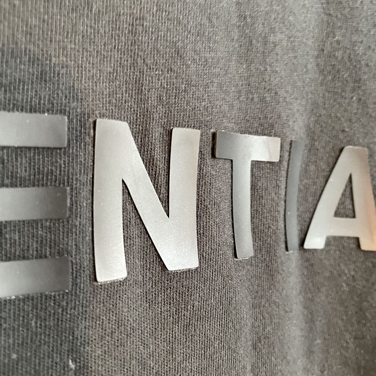 Essentials × Fear of God Essentials fear of god size Small long sleeve tshirt in grey Size US S / EU 44-46 / 1 - 5 Thumbnail