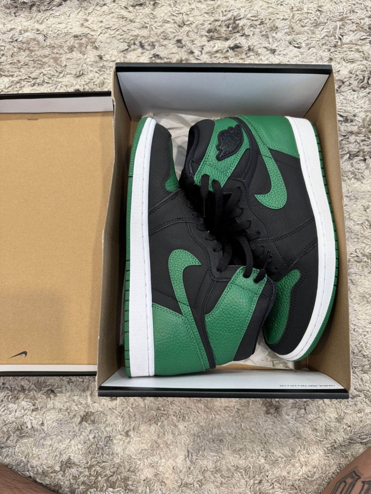 Jordan Brand Air Jordan 1 Retro Size US 10 / EU 43 - 1 Thumbnail