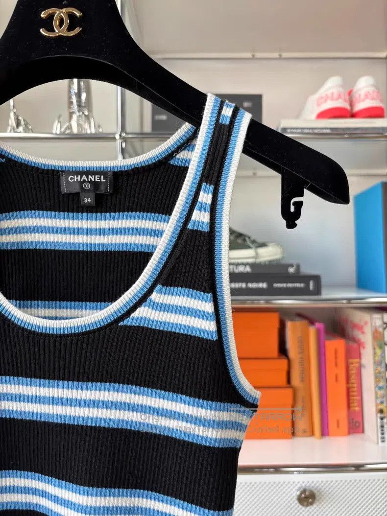 Chanel Chanel 24A black blue and white striped knitted vest Size XXS / US 00 / IT 34 - 2 Thumbnail