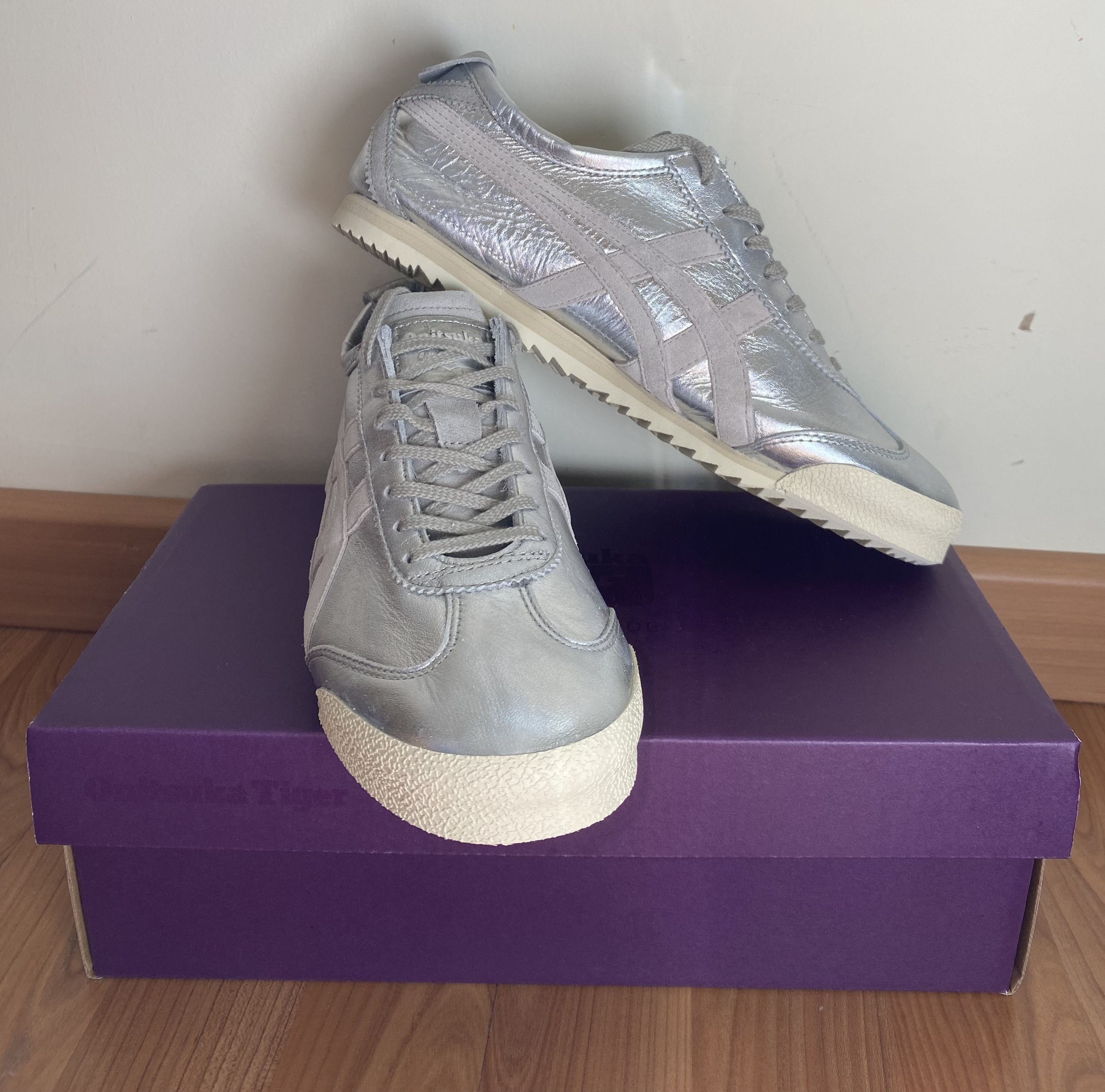Onitsuka Tiger Onitsuka Tiger Nippon Made Mexico 66 Silver Japan Exclusive Size US 7.5 / IT 37.5 - 2 Thumbnail