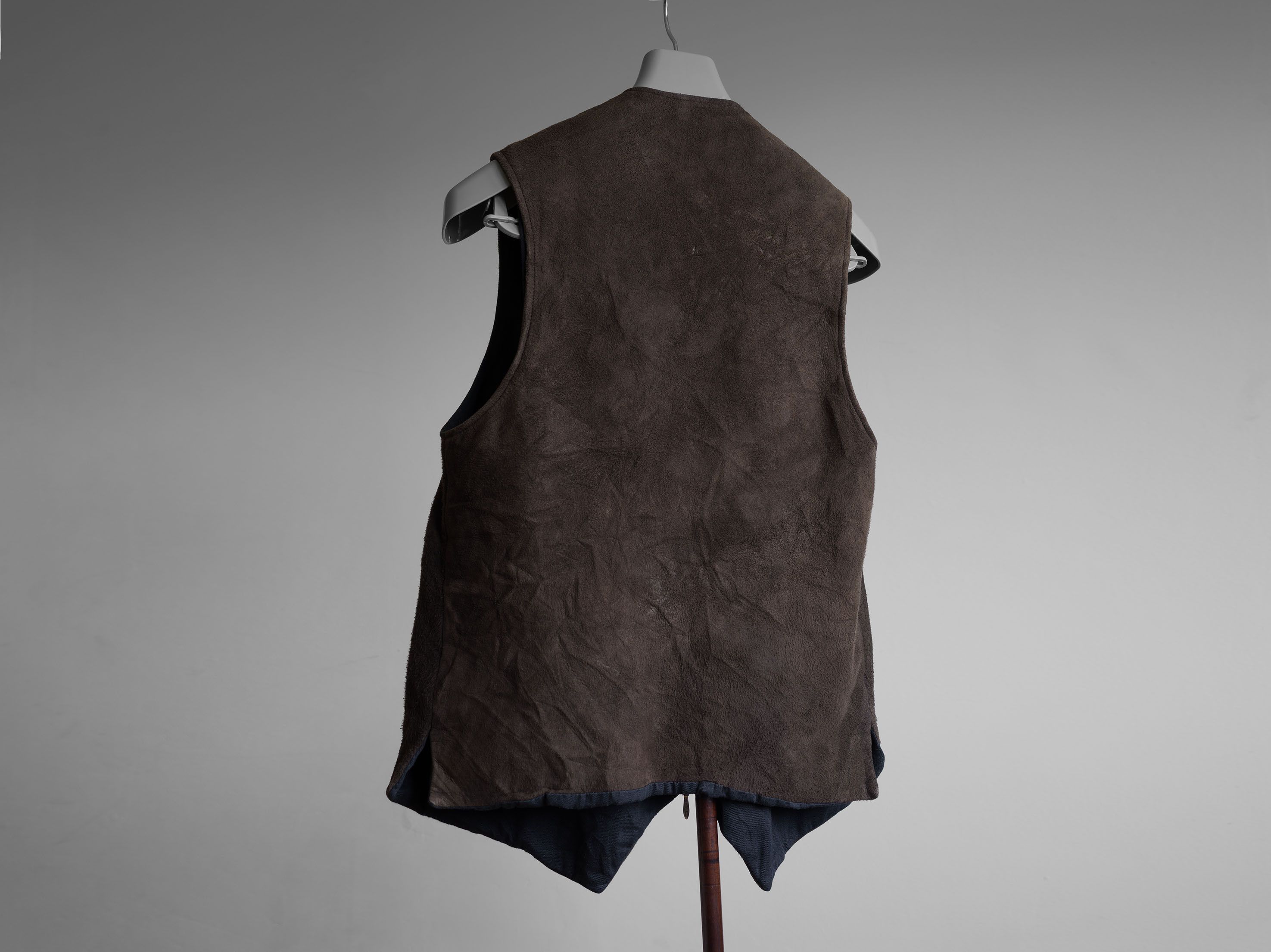 Paul Harnden Shoemakers MEN'S GILET CHAMOIS LEATHER BROWN Size US M / EU 48-50 / 2 - 6 Thumbnail