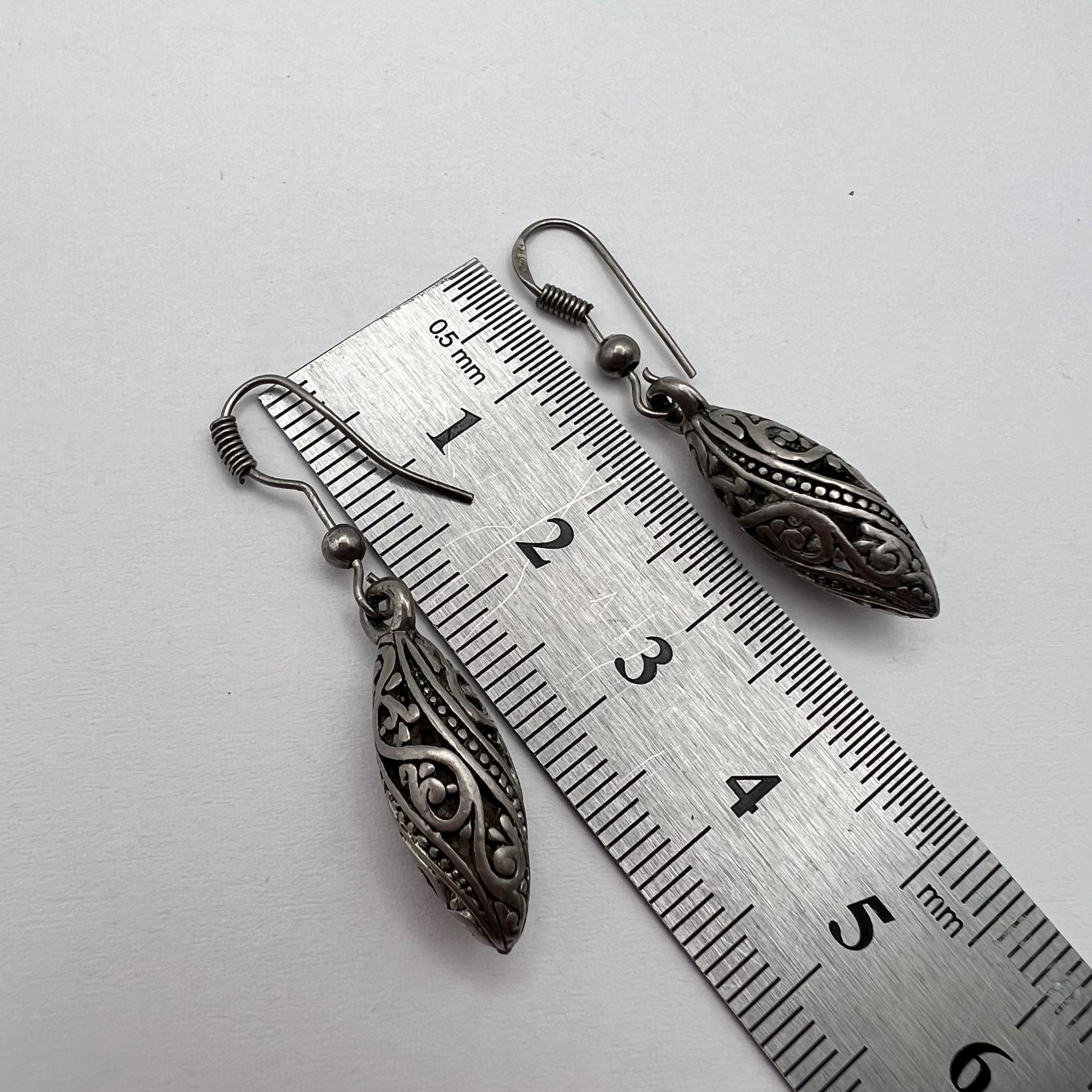 Sterling Silver Vintage Beautiful Pair Of Stud Earrings Sterling Silver 925 Size ONE SIZE - 7 Thumbnail