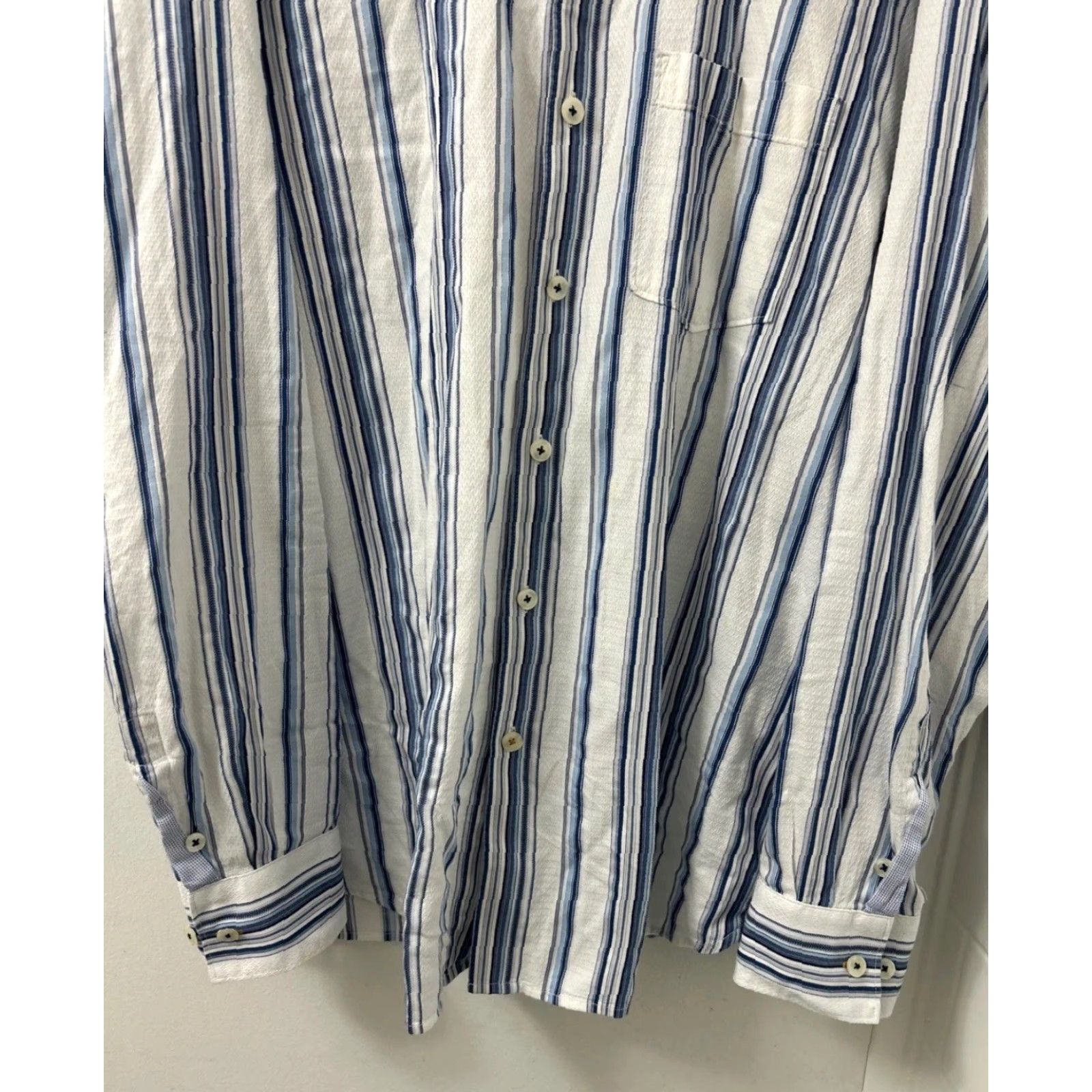 Tommy Bahama Tommy Bahama Jeans Shirt Mens Large Blue White Striped Button-Down Pocket L/S Size US L / EU 52-54 / 3 - 3 Thumbnail