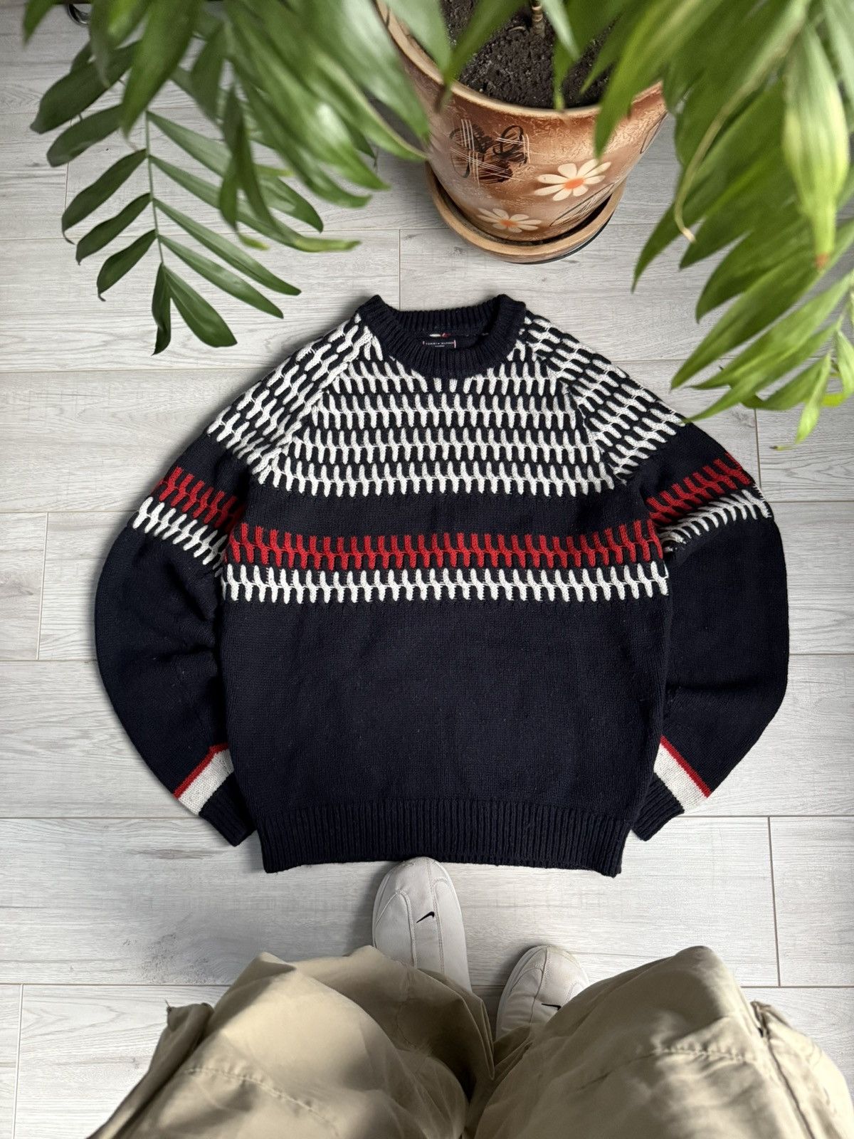 Tommy Hilfiger × Vintage Vintage Tommy Hilfiger Knit crewneck Sweater Size US XL / EU 56 / 4 - 1 Thumbnail
