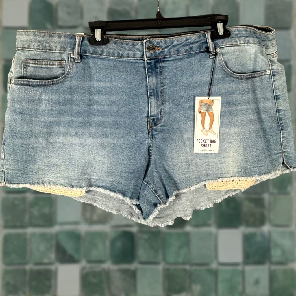 Vintage Vanilla Star Denim Shorts Plus 24 Boho Chic Crochet Trim Frayed Hem Pocket Bag Size 42" / US 20 - 1 Thumbnail