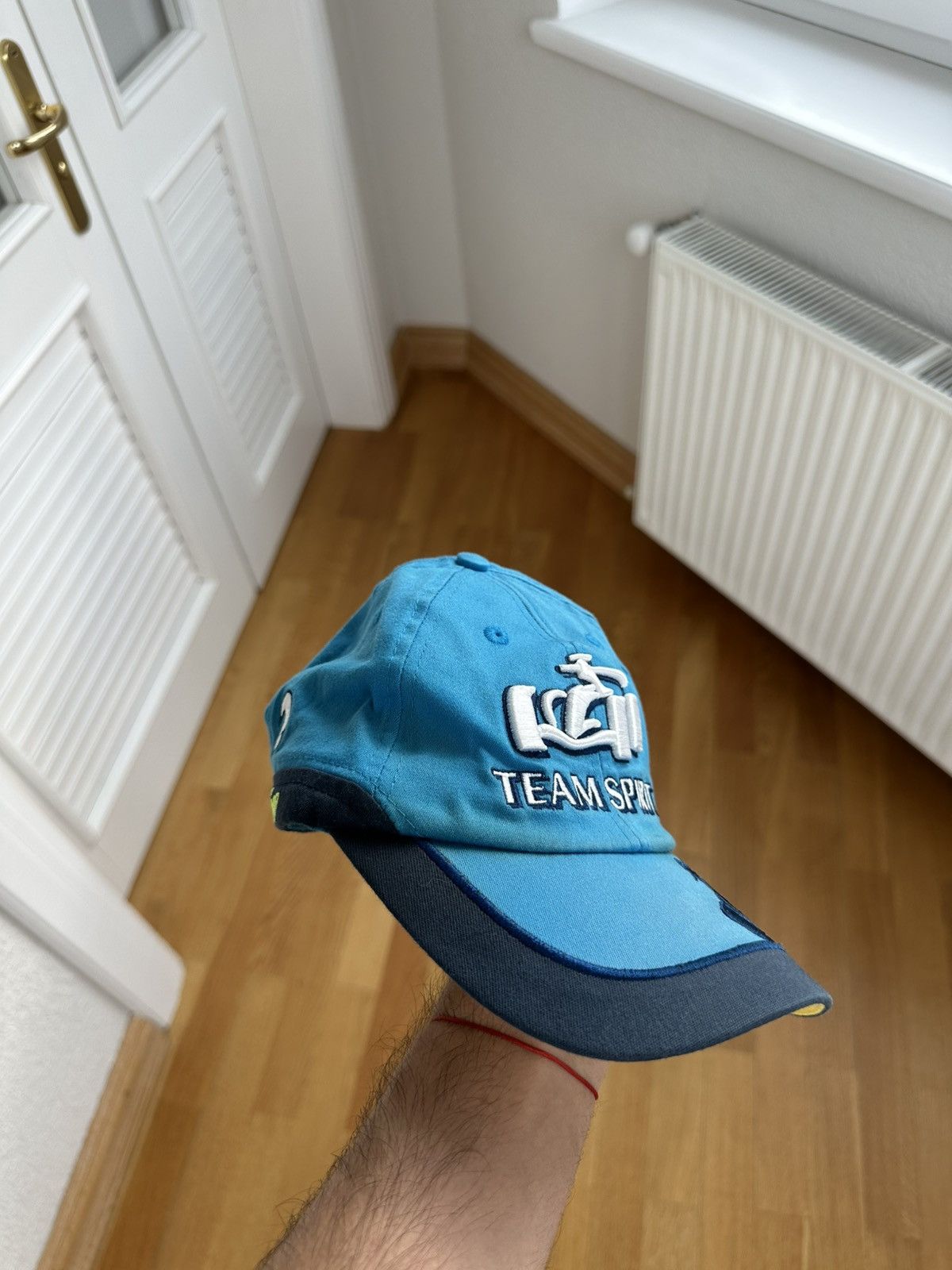 Formula 1 Renault F1 World Champions Cap 2005-2006 Team Spirit Size ONE SIZE - 2 Thumbnail
