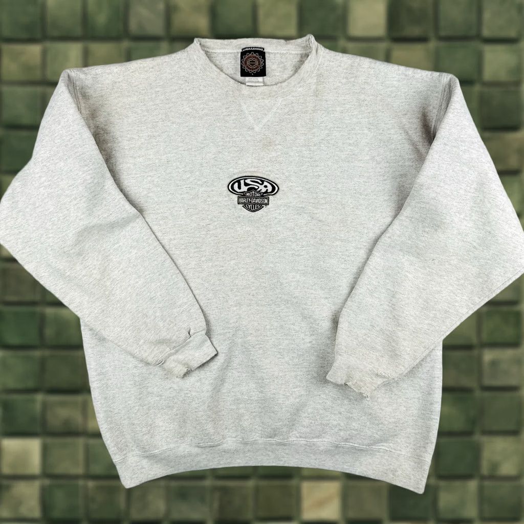 Harley Davidson VINTAGE Harley-Davidson Sweatshirt Embroidered Logo Biker USA Made Size L Gray Mens 90s Pullover Crew Neck Long Sleeve Shirt Size US L / EU 52-54 / 3 - 1 Thumbnail