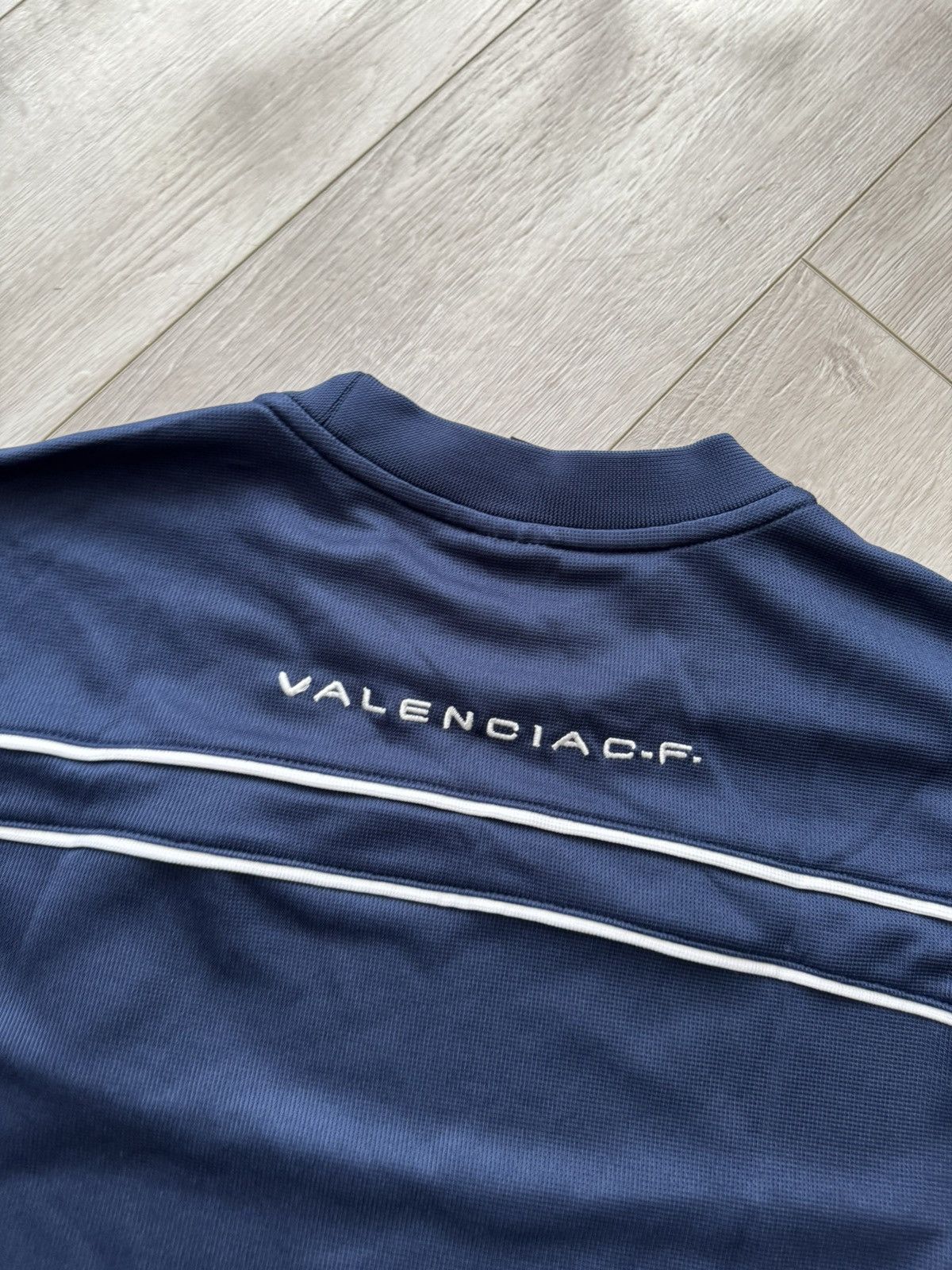 Nike Vintage 2000/01 Valencia CF Training Soccer Jersey Size US S / EU 44-46 / 1 - 8 Thumbnail